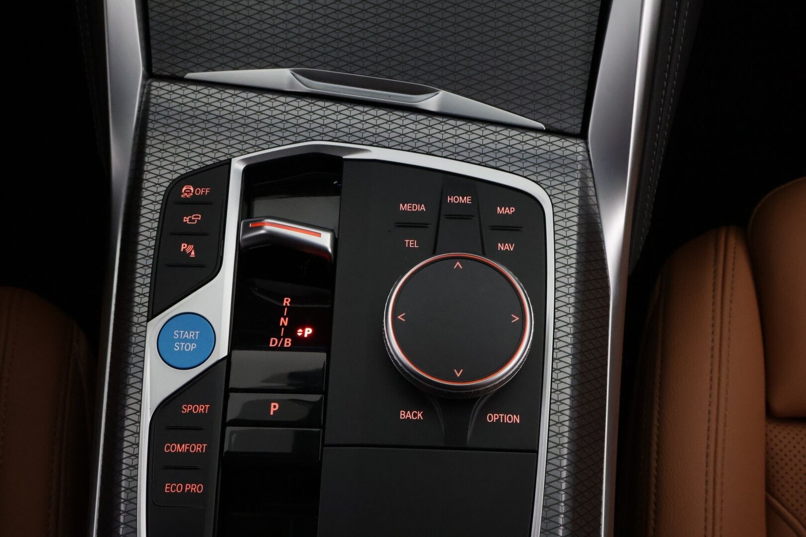 BMW I4 M60 2025 M60 xDrive Fully Charged *Suomi-auto / ACC / H&K / Konjakkinahat / Koukku / Shadow Line* - *Facelift / HUD / 360"-kamera / Adapt. Led-ajovalot / Comfort Access / Takuu voimassa!! / Juuri saapunut Tampereelle!*