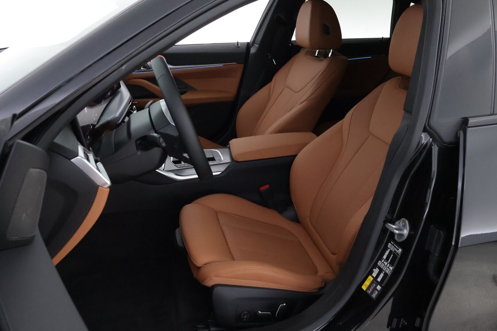 BMW I4 M60 2025 M60 xDrive Fully Charged *Suomi-auto / ACC / H&K / Konjakkinahat / Koukku / Shadow Line* - *Facelift / HUD / 360"-kamera / Adapt. Led-ajovalot / Comfort Access / Takuu voimassa!! / Juuri saapunut Tampereelle!*