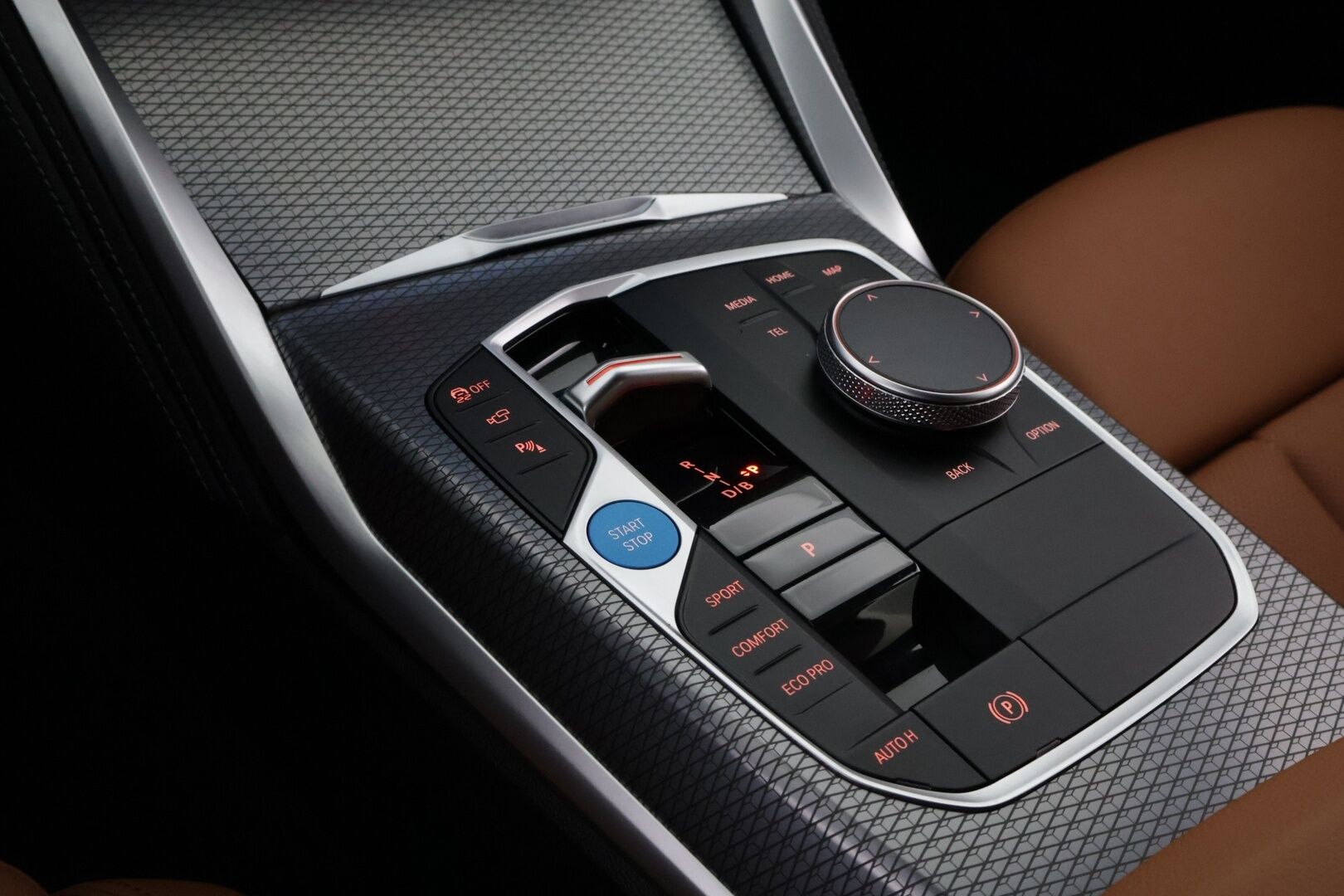 BMW I4 M60 2025 M60 xDrive Fully Charged *Suomi-auto / ACC / H&K / Konjakkinahat / Koukku / Shadow Line* - *Facelift / HUD / 360"-kamera / Adapt. Led-ajovalot / Comfort Access / Takuu voimassa!! / Juuri saapunut Tampereelle!*