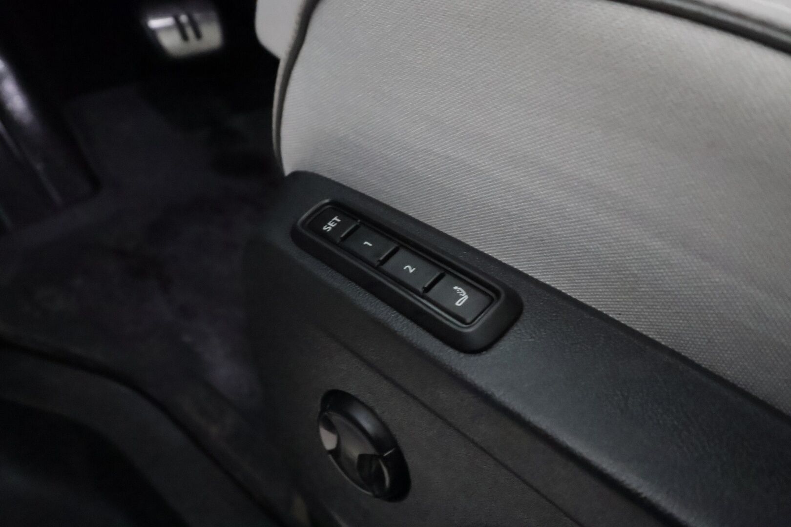 VOLKSWAGEN ID. BUZZ 2024 Pro Business 150kW - | ACC | 360°-kamera | Matrix-LED | Hierovat Sport-Muistipenkit | Koukku | Sähkö-ovet | Sähkökontti | Kaistavahti | Navi | Keyless | Kahdet renkaat | Merkkihuollot | - KORKO VAIN 3,99 %