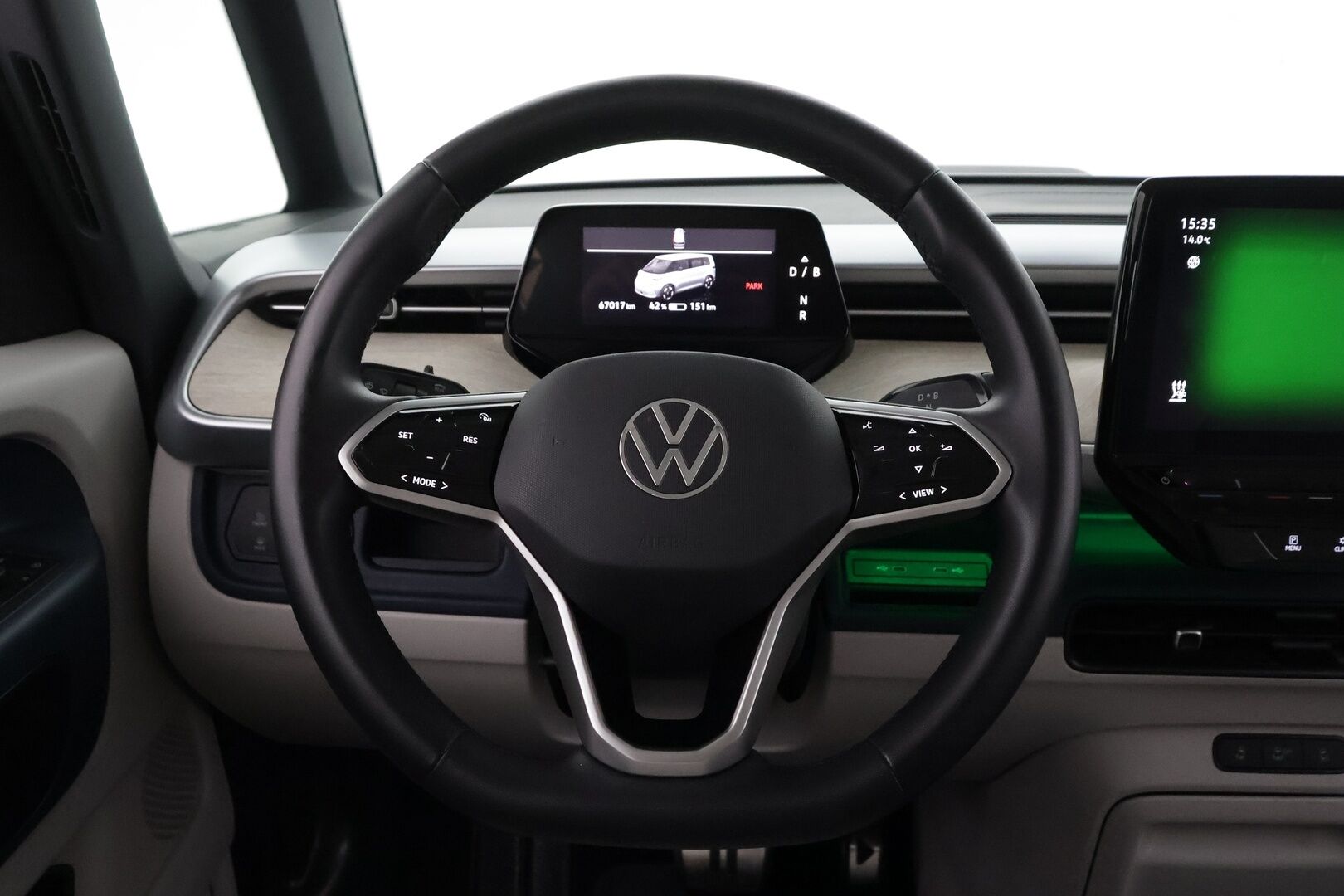 VOLKSWAGEN ID. BUZZ 2024 Pro Business 150kW - | ACC | 360°-kamera | Matrix-LED | Hierovat Sport-Muistipenkit | Koukku | Sähkö-ovet | Sähkökontti | Kaistavahti | Navi | Keyless | Kahdet renkaat | Merkkihuollot | - KORKO VAIN 3,99 %