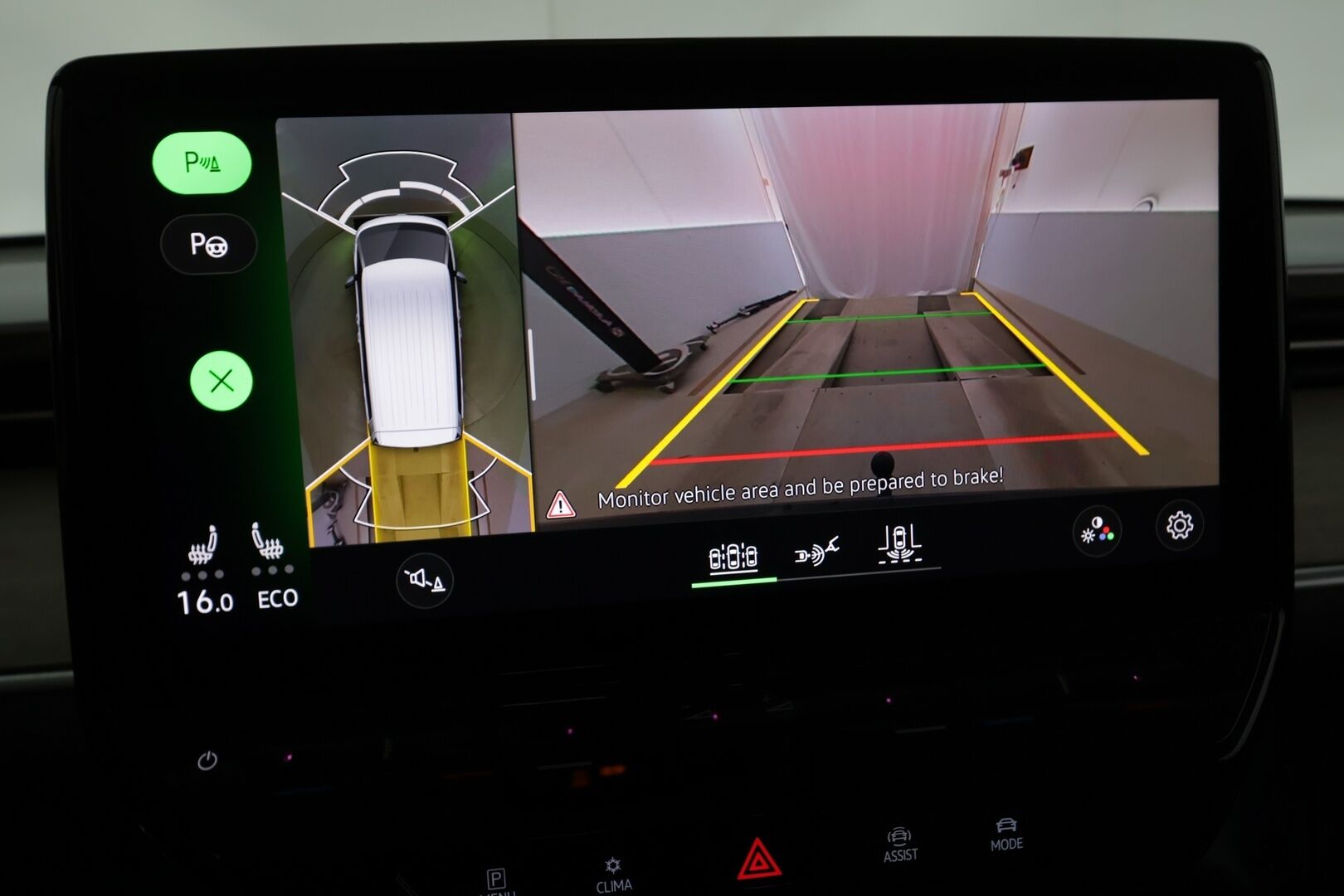 VOLKSWAGEN ID. BUZZ 2024 Pro Business 150kW - | ACC | 360°-kamera | Matrix-LED | Hierovat Sport-Muistipenkit | Koukku | Sähkö-ovet | Sähkökontti | Kaistavahti | Navi | Keyless | Kahdet renkaat | Merkkihuollot | - KORKO VAIN 3,99 %