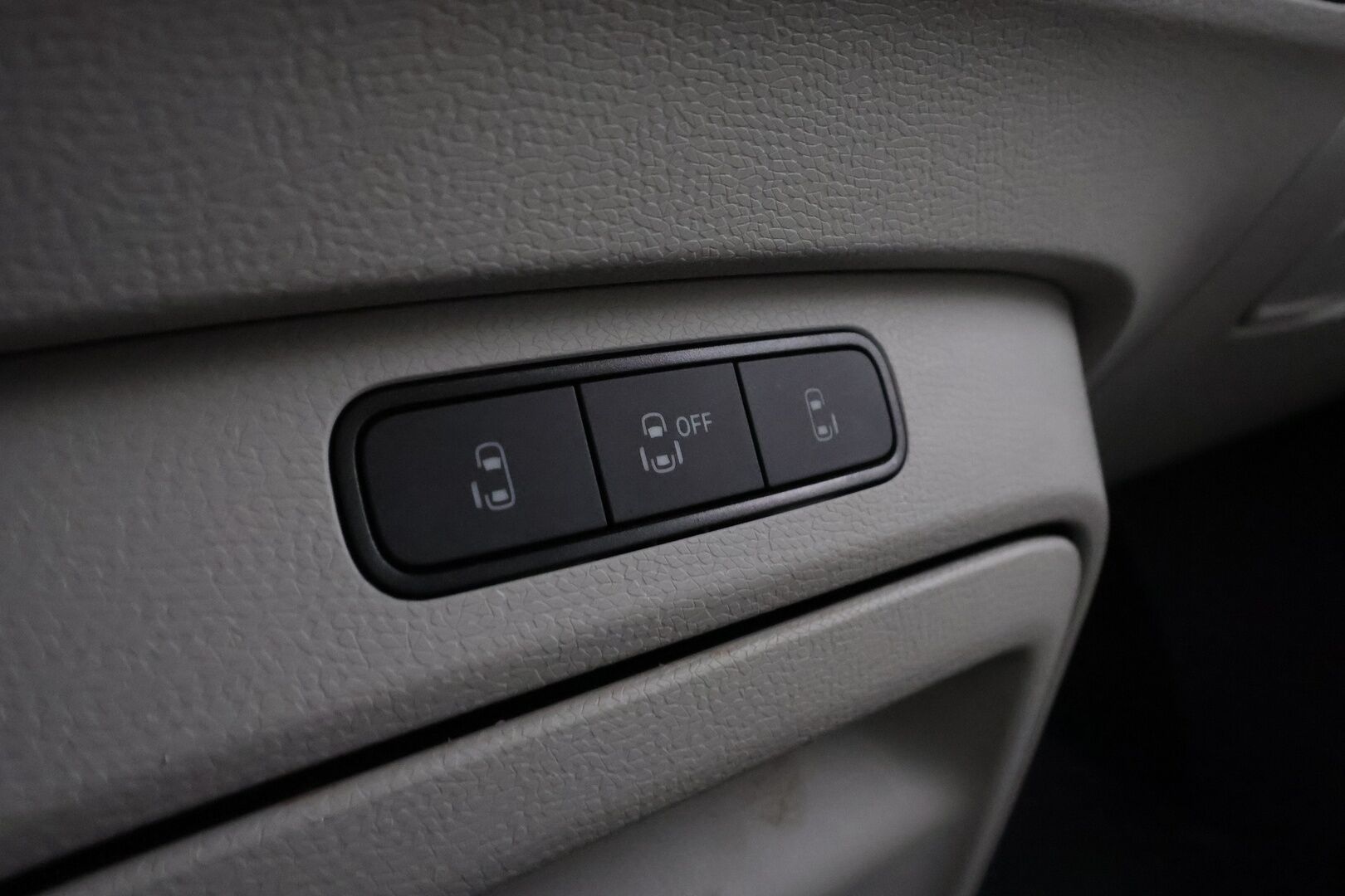 VOLKSWAGEN ID. BUZZ 2024 Pro Business 150kW - | ACC | 360°-kamera | Matrix-LED | Hierovat Sport-Muistipenkit | Koukku | Sähkö-ovet | Sähkökontti | Kaistavahti | Navi | Keyless | Kahdet renkaat | Merkkihuollot | - KORKO VAIN 3,99 %