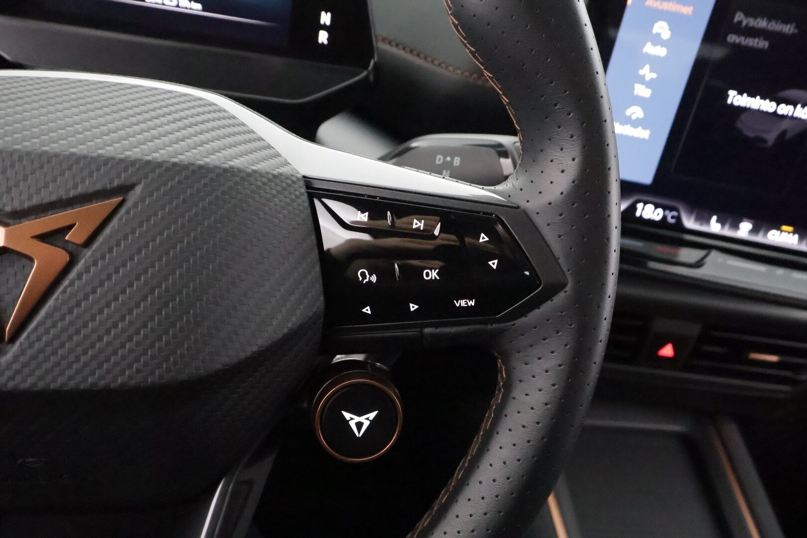 CUPRA Born 2025 e-Boost 170 kW 77 kWh - | ACC | ILP | LED | 360-Kamera | Ratinlämmitys | Digimittaristo | Apple&Android | Kahdet Renkaat | - KORKO VAIN 3,99 %