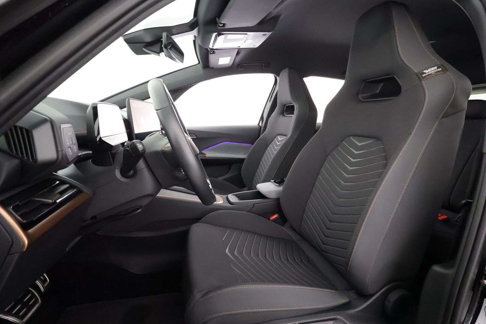 CUPRA Born 2025 e-Boost 170 kW 77 kWh - | ACC | ILP | LED | 360-Kamera | Ratinlämmitys | Digimittaristo | Apple&Android | Kahdet Renkaat | - KORKO VAIN 3,99 %