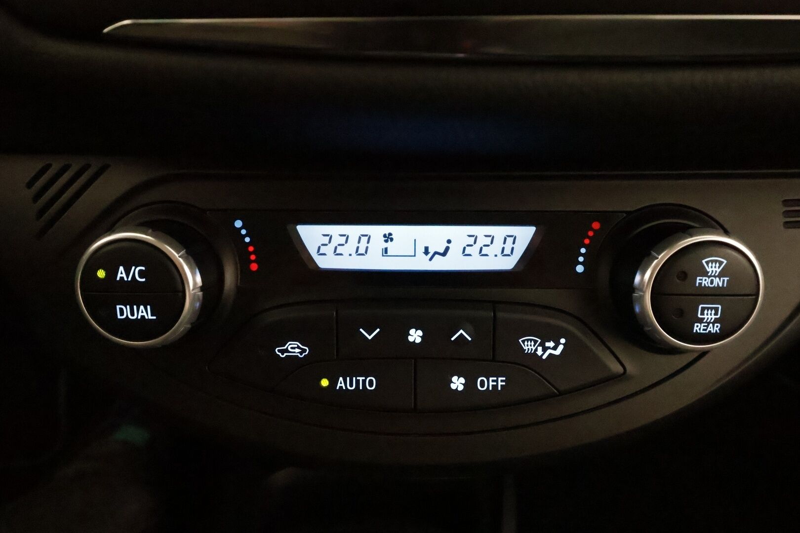Toyota Yaris 2020 1,5 Dual VVT-i Y20 Edition 5ov Multidrive S **P.kamera / Vakkari / Navi / Bluetooth / Kaukovaloavustin** - 1.om Suomi-auto / Merkkihuollettu / Kahdet renkaat aluvanteilla