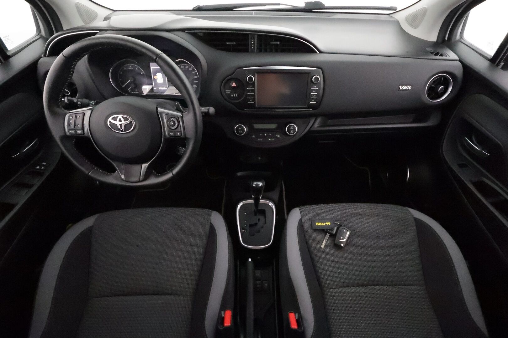 Toyota Yaris 2020 1,5 Dual VVT-i Y20 Edition 5ov Multidrive S **P.kamera / Vakkari / Navi / Bluetooth / Kaukovaloavustin** - 1.om Suomi-auto / Merkkihuollettu / Kahdet renkaat aluvanteilla