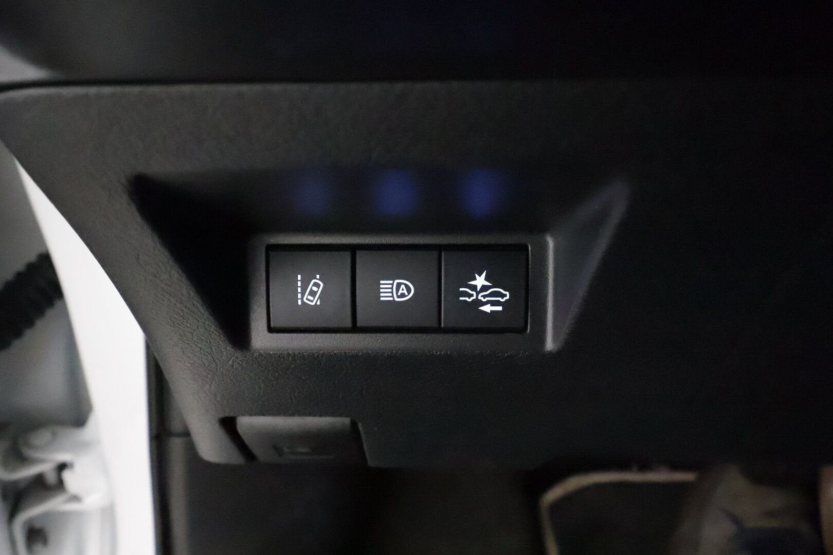 Toyota Yaris 2020 1,5 Dual VVT-i Y20 Edition 5ov Multidrive S **P.kamera / Vakkari / Navi / Bluetooth / Kaukovaloavustin** - 1.om Suomi-auto / Merkkihuollettu / Kahdet renkaat aluvanteilla