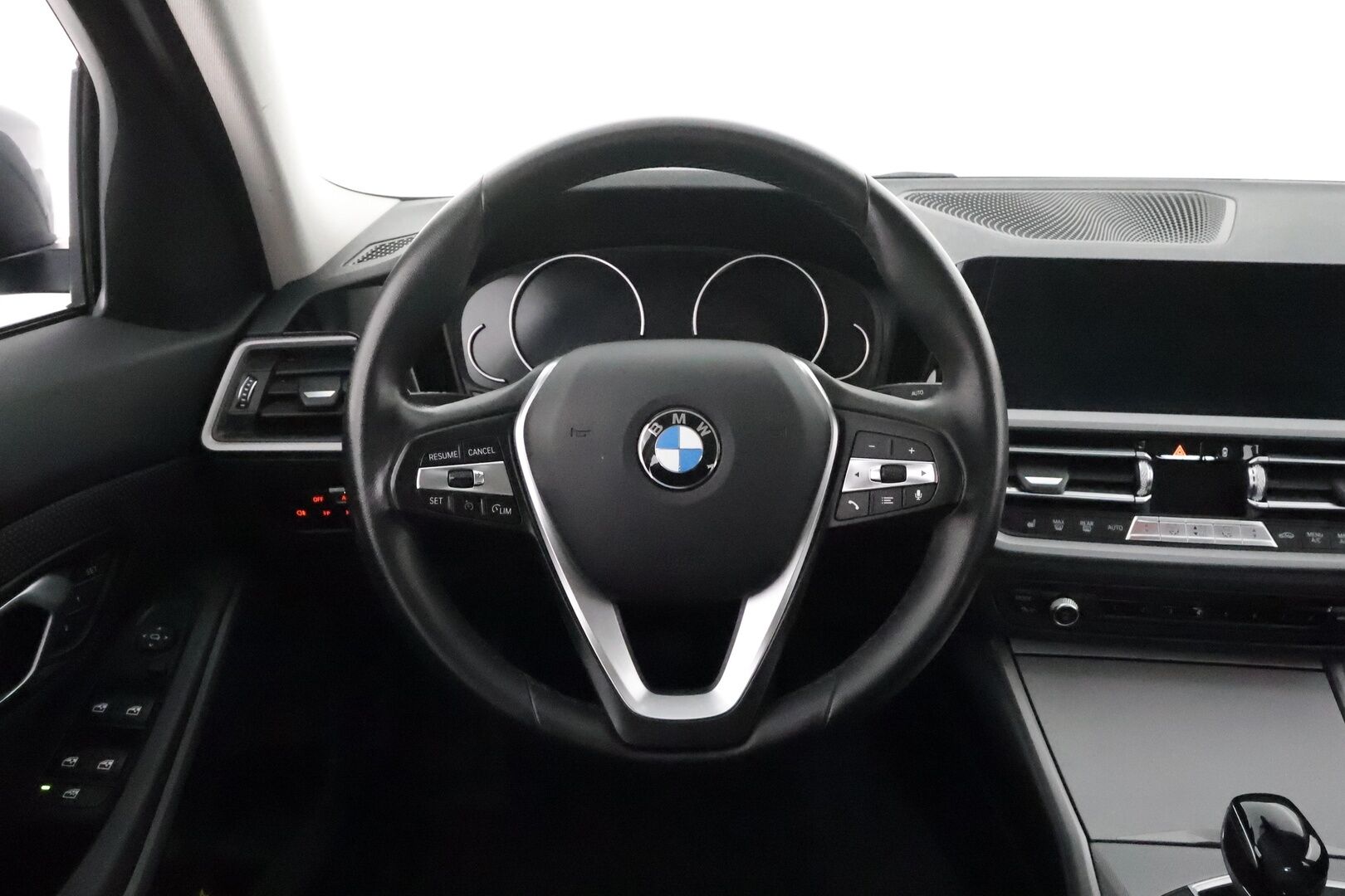 BMW 320 2020 i A G20 Sedan xDrive Business **1-om. Suomi-auto / Vakkari / Muistipenkki / ComfortAccess / P.tutkat ** - Kahdet huippurenkaat / Juuri huollettu / 1-omisteinen Suomi-auto