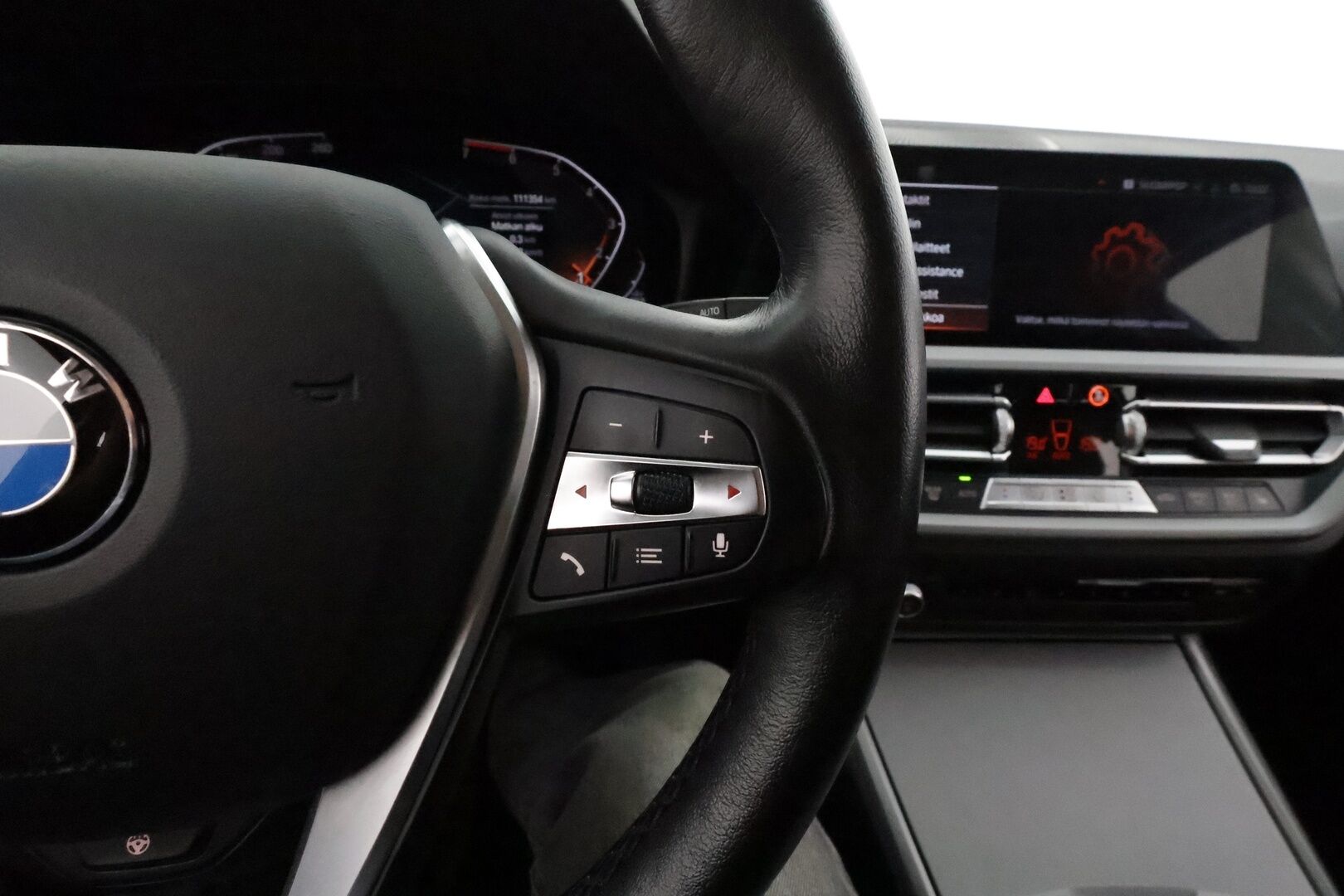 BMW 320 2020 G21 Touring 320i A Business **HiFi / Webasto / LED / Sporttipenkit / P.Tutkat / Navi / Kaistavahti / Apple&Android** - Suomi-auto / Kahdet Renkaat