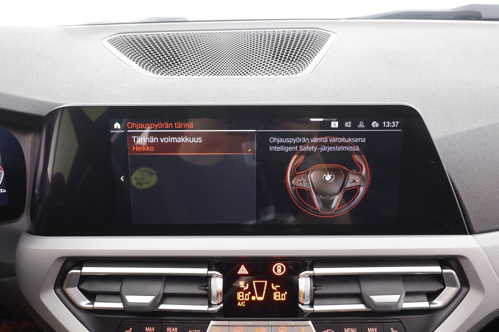 BMW 320 2020 G21 Touring 320i A Business - | Vakkari | Webasto | LED | Hifit | P.tutkat | Sporttipenkit | Ratinlämmitys |  Puolinahat | Apple&Android | Suomi-auto | Kahdet Renkaat |