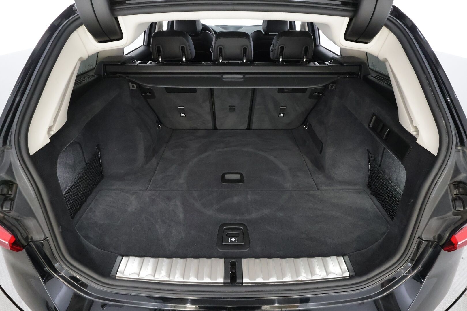 BMW 320 2020 G21 Touring 320i A Business - | Vakkari | Webasto | LED | Hifit | P.tutkat | Sporttipenkit | Ratinlämmitys |  Puolinahat | Apple&Android | Suomi-auto | Kahdet Renkaat |