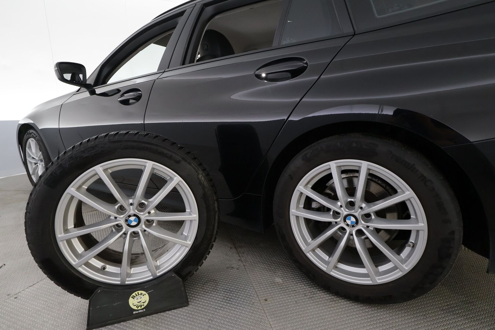 BMW 320 2020 G21 Touring 320i A Business - | Vakkari | Webasto | LED | Hifit | P.tutkat | Sporttipenkit | Ratinlämmitys |  Puolinahat | Apple&Android | Suomi-auto | Kahdet Renkaat |