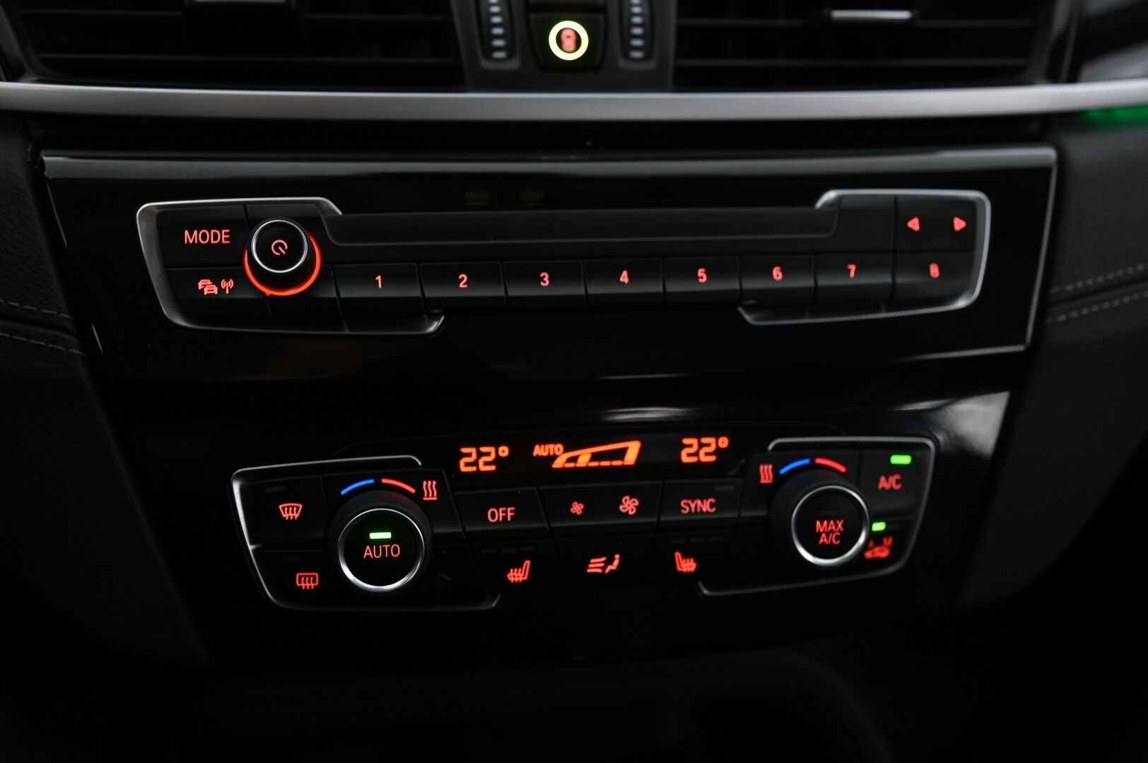 BMW X1 2021 F48 xDrive25e A Business Sport LCI *ACC / Hifit / HUD / Navi / Koukku* - M-Sport Ratti / Driving Assistant Plus / Kahdet renkaat alumiinivanteilla!*