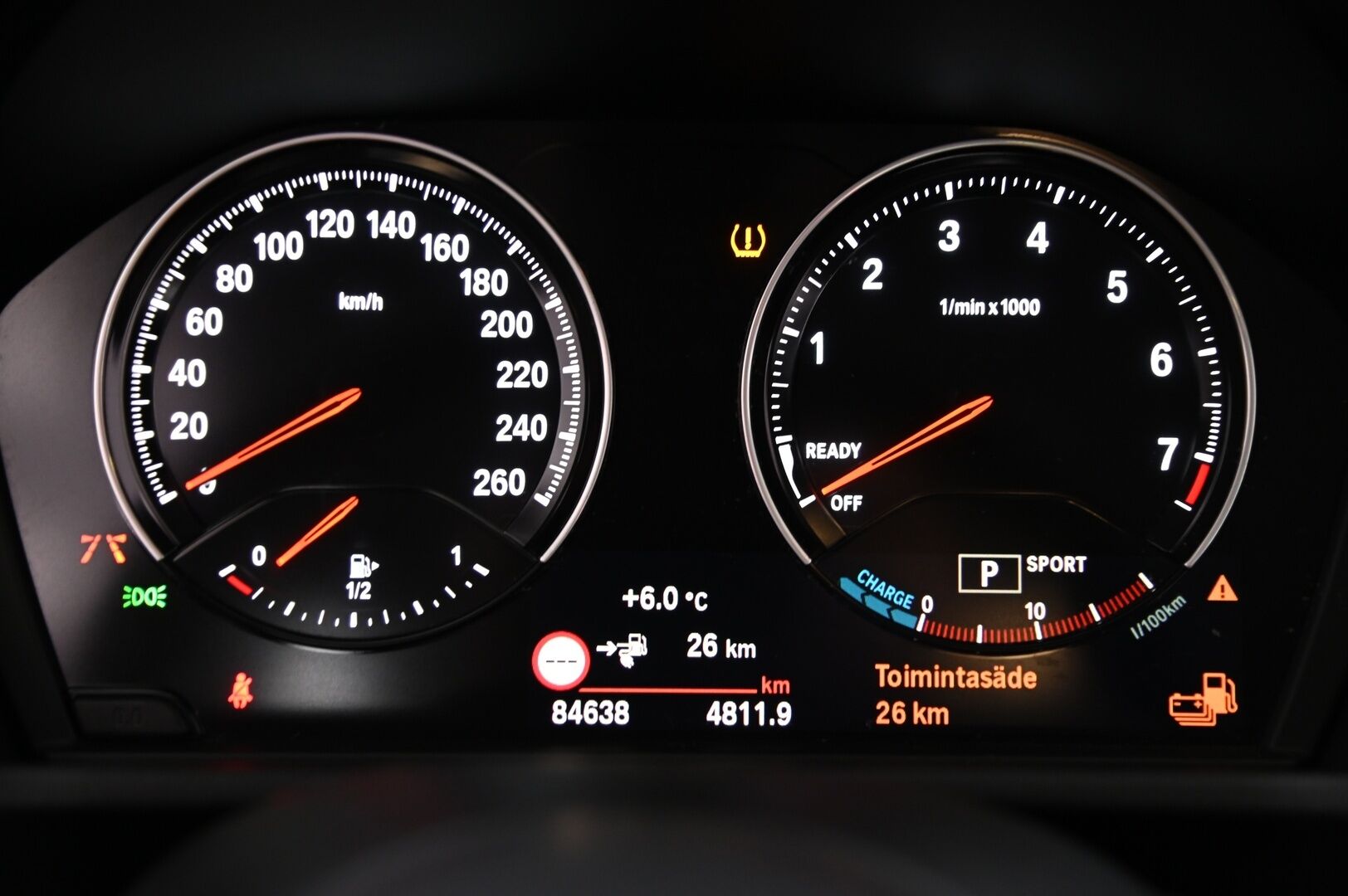 BMW X1 2021 F48 xDrive25e A Business Sport LCI *ACC / Hifit / HUD / Navi / Koukku* - M-Sport Ratti / Driving Assistant Plus / Kahdet renkaat alumiinivanteilla!*