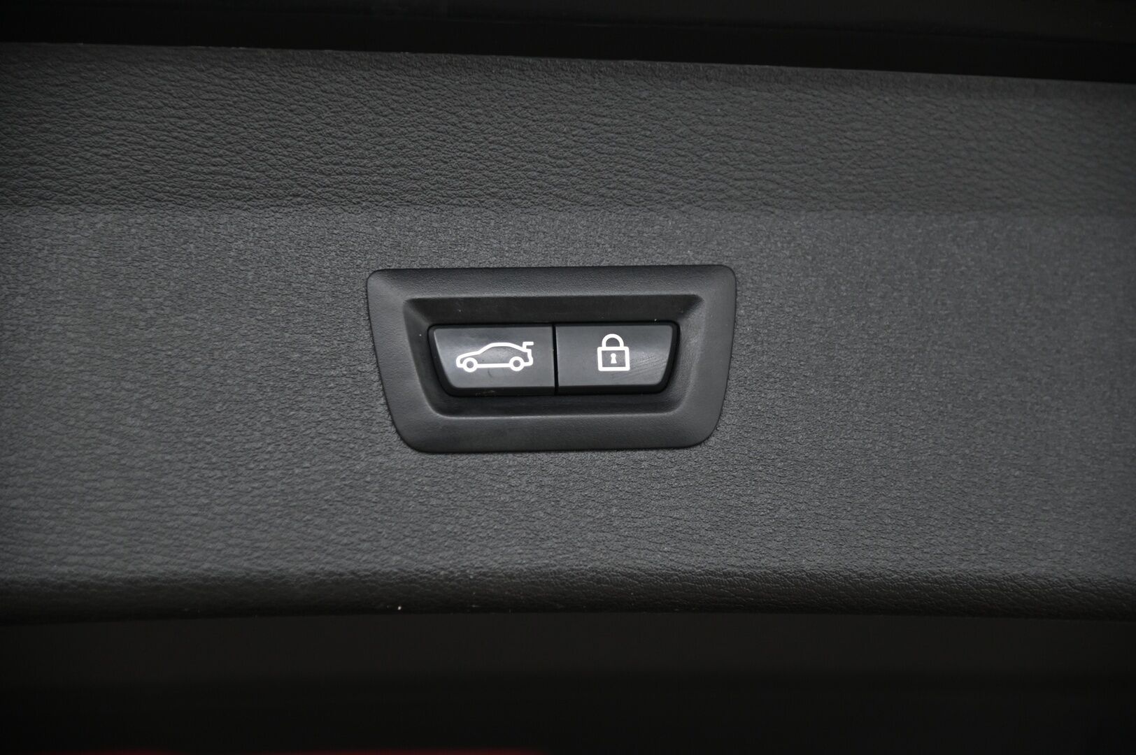 BMW X1 2021 F48 xDrive25e A Business Sport LCI *ACC / Hifit / HUD / Navi / Koukku* - M-Sport Ratti / Driving Assistant Plus / Kahdet renkaat alumiinivanteilla!*