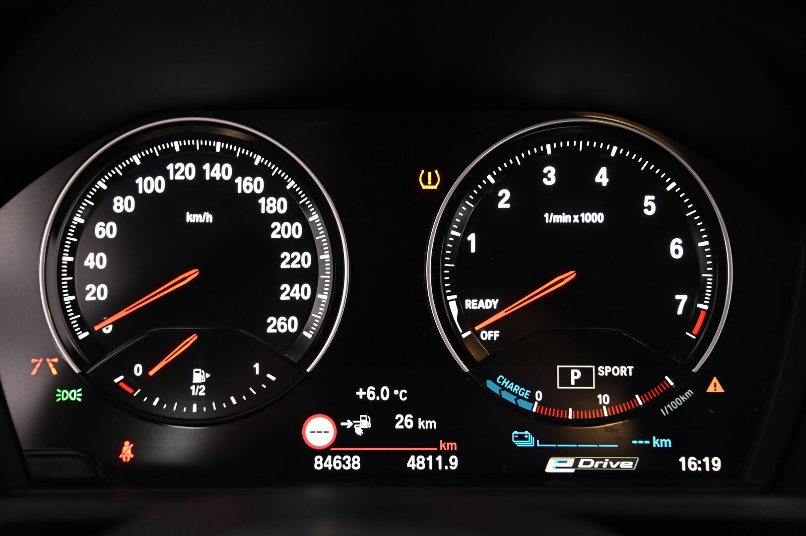 BMW X1 2021 F48 xDrive25e A Business Sport LCI *ACC / Hifit / HUD / Navi / Koukku* - M-Sport Ratti / Driving Assistant Plus / Kahdet renkaat alumiinivanteilla!*