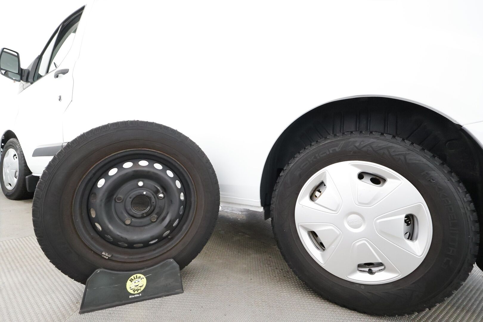 Ford Transit Custom 2020 320 2,0TDCi 105 hv M6 Etuveto Trend Van N1 L2H1 * Webasto / Koukku / Vakkari / Bluetooth / Ilmastointi * - P.Kamera / Penkinlämmittimet / Lämmitettävä tuulilasi / Suomi-auto / ALV / Merkkihuollot / Kahdet renkaat aluvanteilla