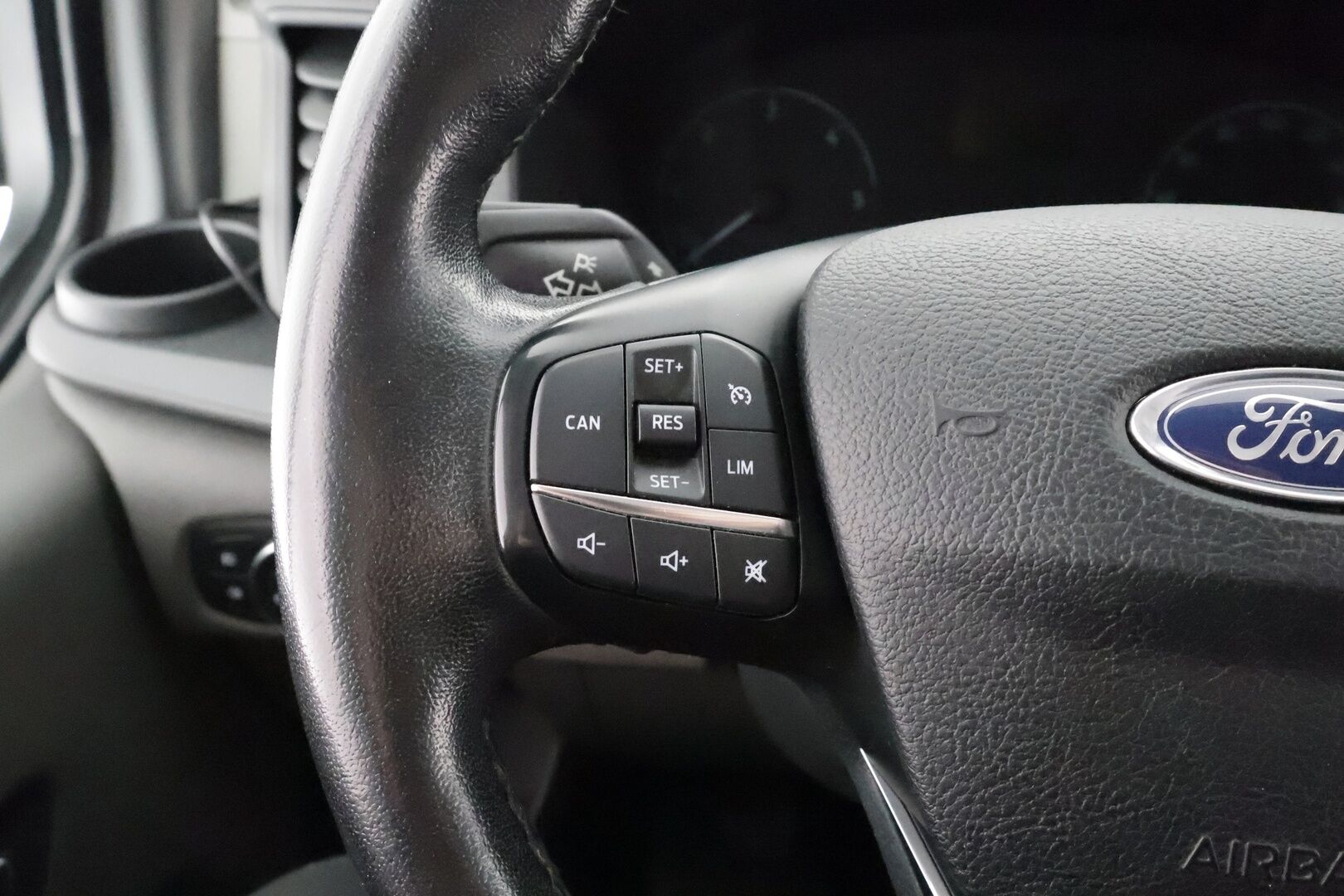 Ford Transit Custom 2020 320 2,0TDCi 105 hv M6 Etuveto Trend Van N1 L2H1 * Webasto / Koukku / Vakkari / Bluetooth / Ilmastointi * - P.Kamera / Penkinlämmittimet / Lämmitettävä tuulilasi / Suomi-auto / ALV / Merkkihuollot / Kahdet renkaat aluvanteilla