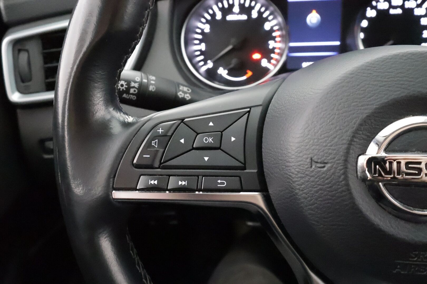 Nissan Qashqai 2020 DIG-T 160 N-Connecta 2WD DCT * Vakkari / 360° / Kaistavahti / Navi / Lohko+Sisä / Keyless / Bluetooth * - 1.Om Suomi-auto / Kahdet renkaat aluvanteilla - HULLUT AVAJAISHULINAT KORKOTARJOUS 3,29 %