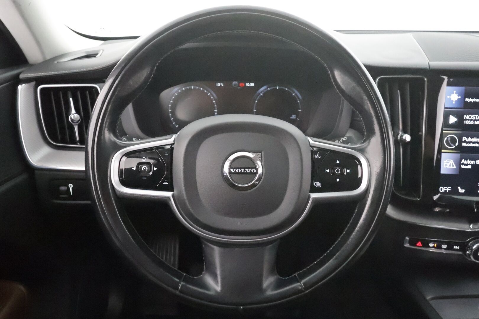 Volvo XC60 2020 B5 AWD MHEV Business Inscription aut * ACC / P.kamera / Full LED / Hierovat muistipenkit / Webasto / Koukku / KeylessGo * - Ilmastoidut nahat / Suomi-auto / Kahdet renkaat aluvanteilla