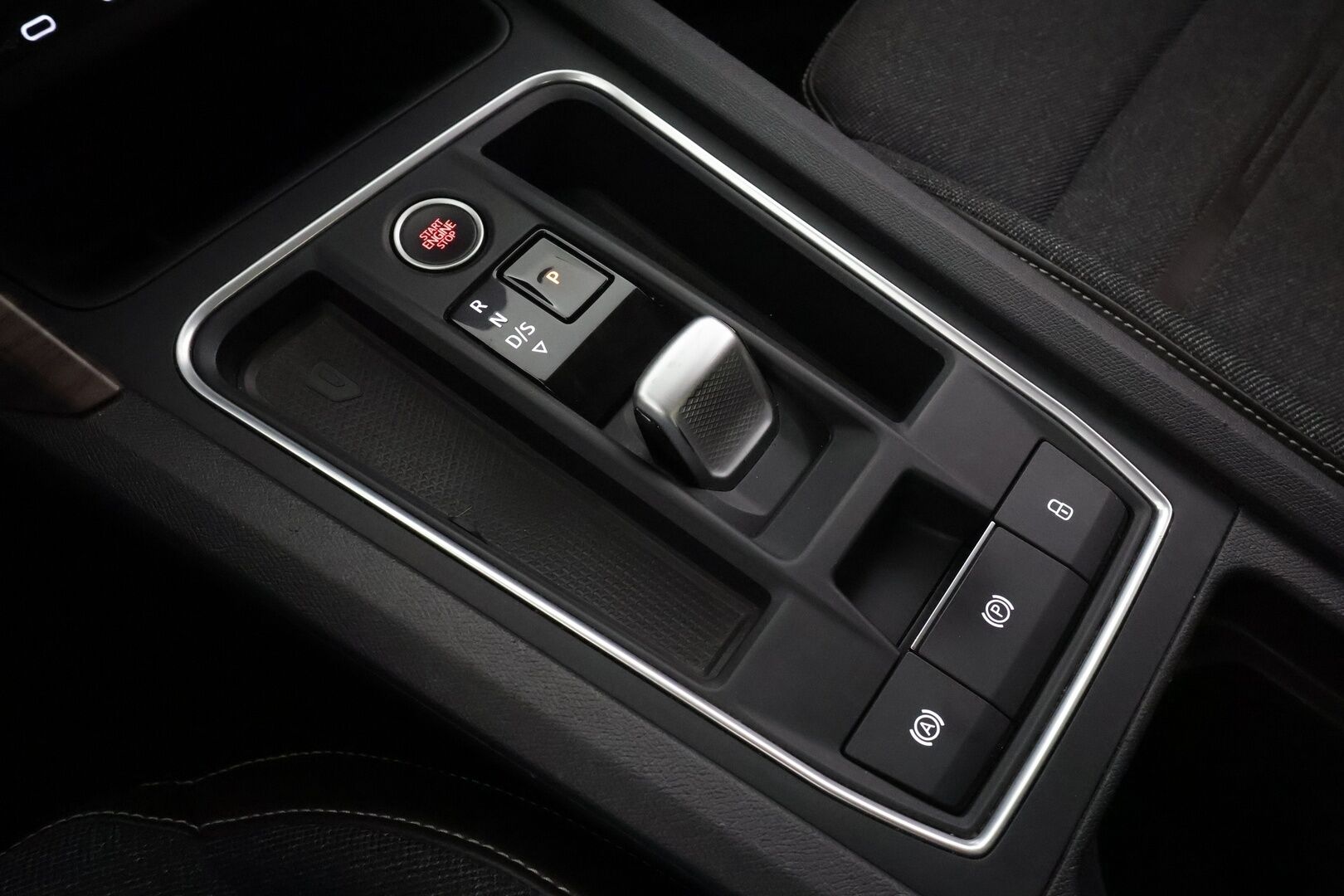 Seat Leon Sportstourer 2021 1,4 PHEV 204 eHybrid Xcellence DSG * ACC / LED / P.Kamera / Navi / Kaistavahti / Keyless * - Suomi-auto / 2x Latauskaapelit / Kahdet renkaat