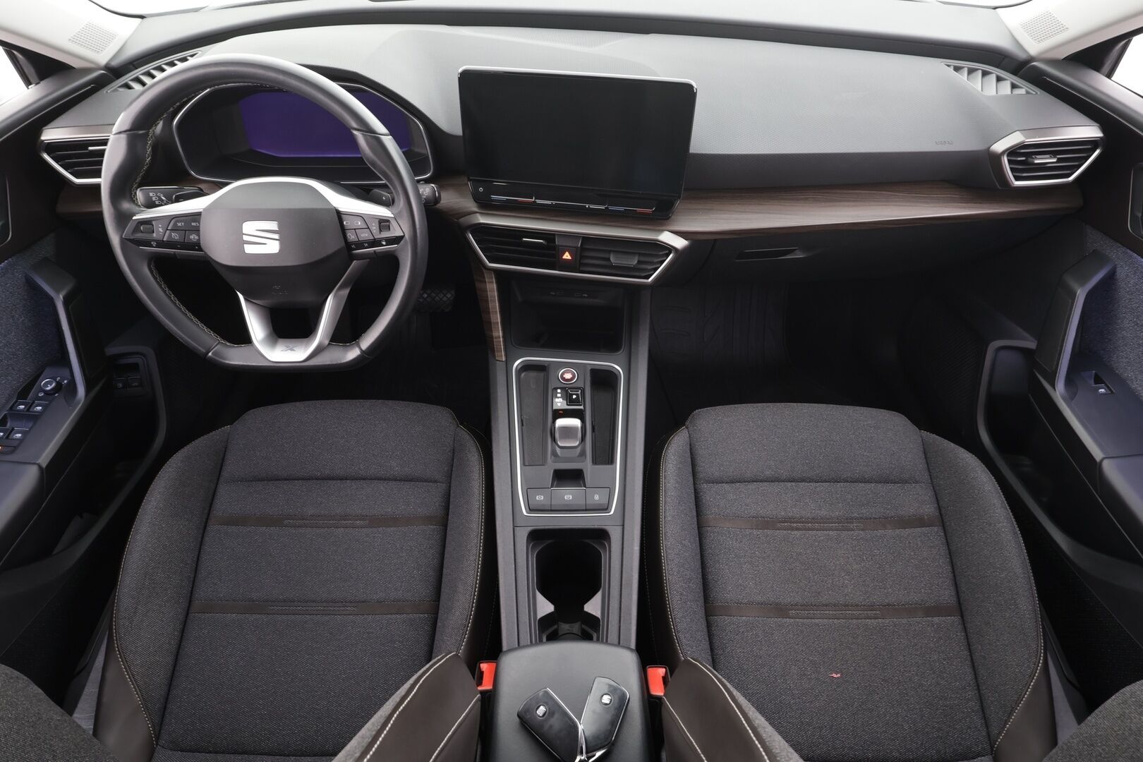 Seat Leon Sportstourer 2021 1,4 PHEV 204 eHybrid Xcellence DSG * ACC / LED / P.Kamera / Navi / Kaistavahti / Keyless * - Suomi-auto / 2x Latauskaapelit / Kahdet renkaat