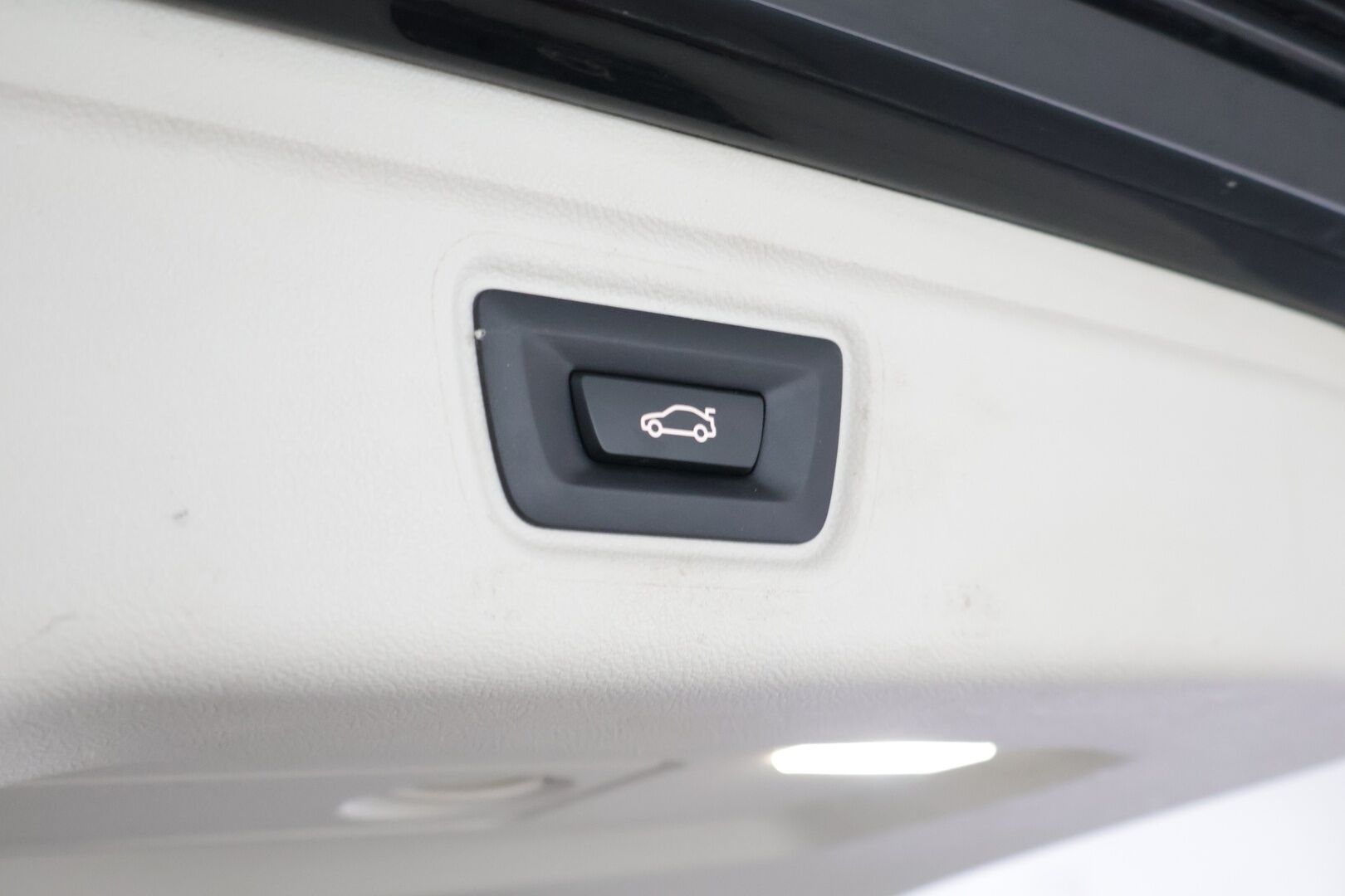 BMW 320 2021 G21 Touring 320d A xDrive Business MHEV ** Suomi-auto / Vetokoukku / Display Key / P.Tutkat / LED ** - 2-omisteinen / 2x vanteet