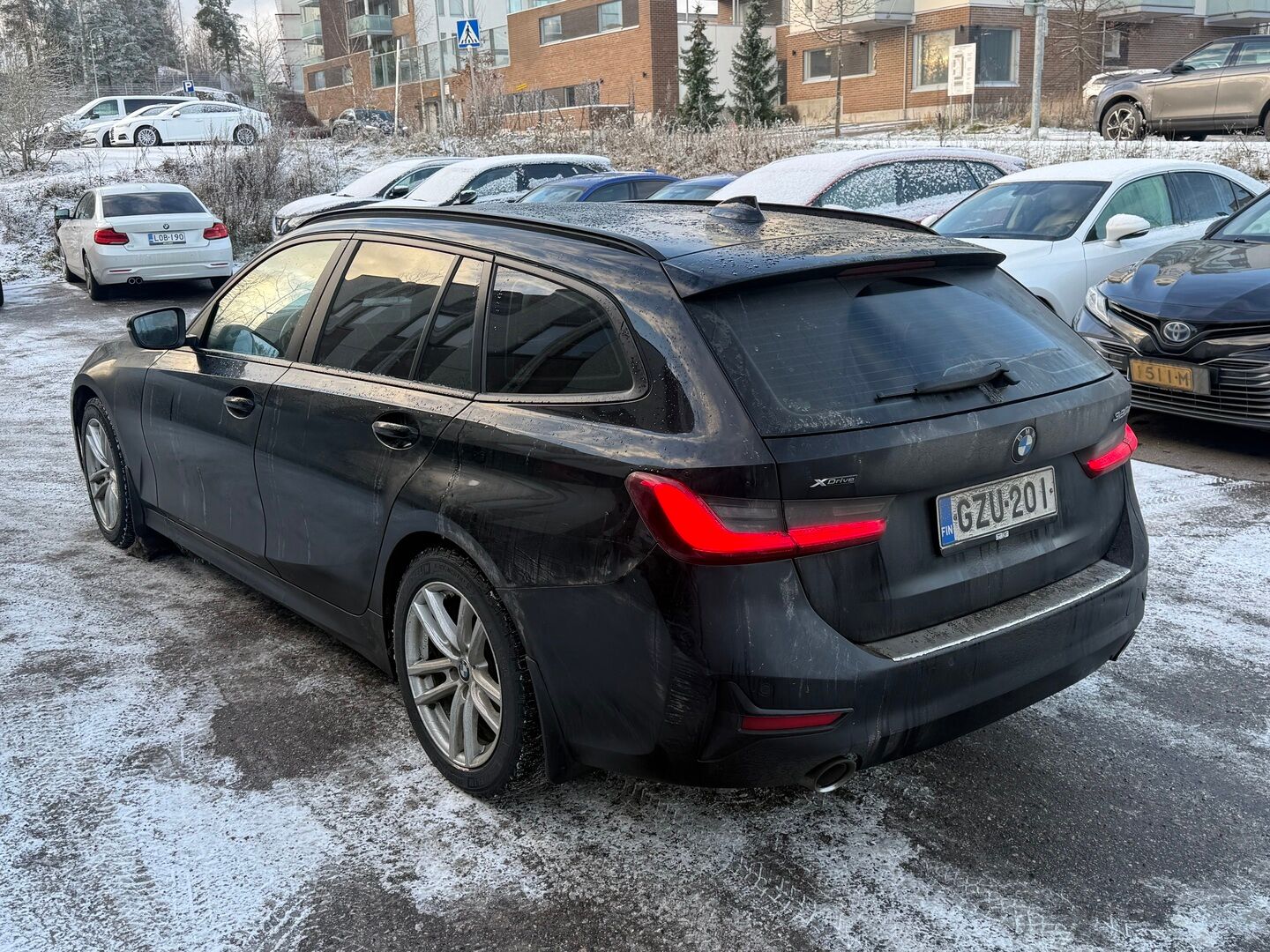 BMW 320 2021 G21 Touring 320d A xDrive Business MHEV ** Suomi-auto / Vetokoukku / Display Key / P.Tutkat / LED ** - 2-omisteinen / 2x vanteet - HULLU BLACKWEEK KORKOTARJOUS 2,49%