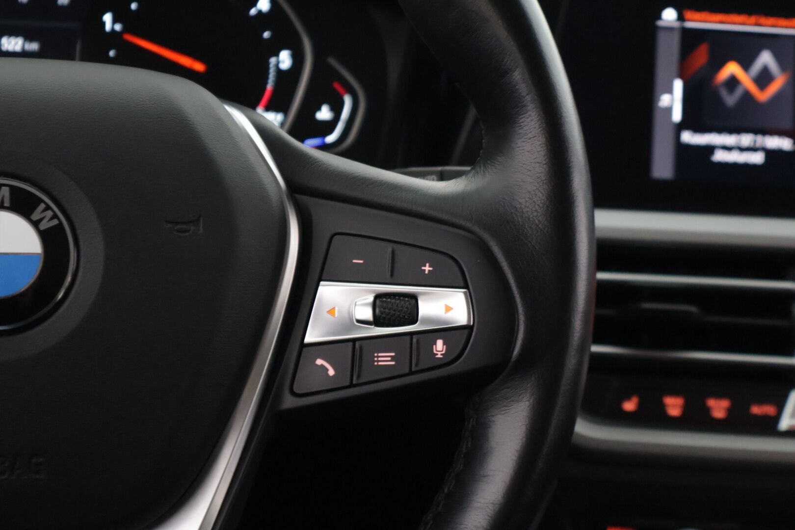 BMW 320 2021 G21 Touring 320d A xDrive Business MHEV ** Suomi-auto / Vetokoukku / Display Key / P.Tutkat / LED ** - 2-omisteinen / 2x vanteet