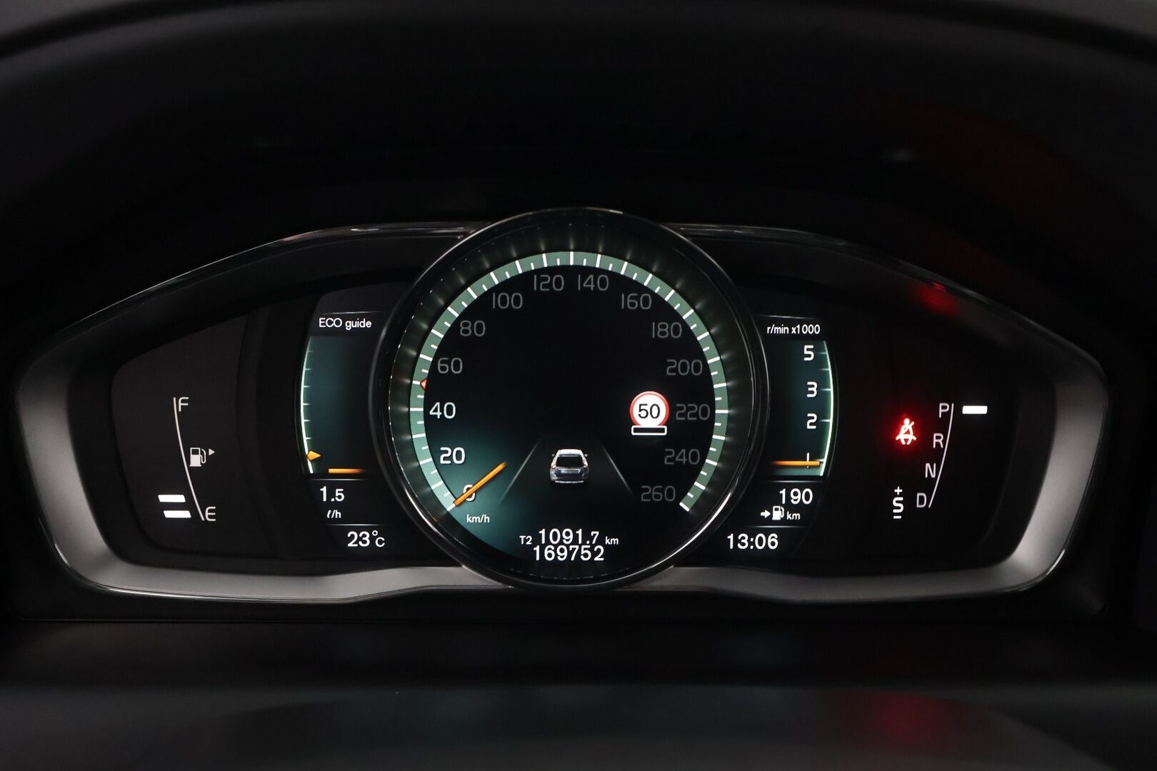 Volvo XC60 2016 D4 AWD Summum Classic Business aut. - Webasto | Adapt.vakkari | Vetokoukku | Peruutuskamera | Lämm.tuulilasi | Nahkasisusta | Ratinlämmitin | Huippuvarusteet!