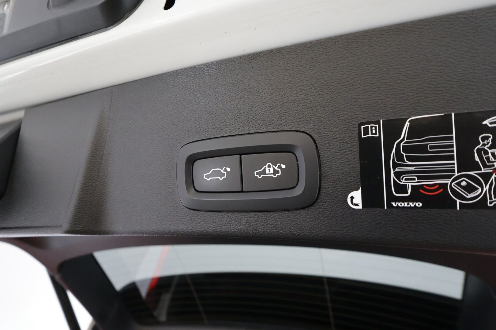 Volvo XC40 2021 T5 TwE Inscription aut * ACC / P.kamera / LED / Navi / Webasto / Sporttinahat / KeylessGo / Sähköluukku * - Suomi-auto / Kahdet renkaat aluvanteilla / Merkkihuollettu - HULLUT JOULUT KORKOTARJOUS 2,49% 