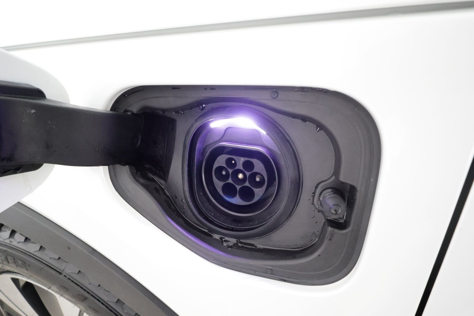 Volvo XC40 2021 T5 TwE Inscription aut * ACC / P.kamera / LED / Navi / Webasto / Sporttinahat / KeylessGo / Sähköluukku * - Suomi-auto / Kahdet renkaat aluvanteilla / Merkkihuollettu - HULLUT JOULUT KORKOTARJOUS 2,49% 