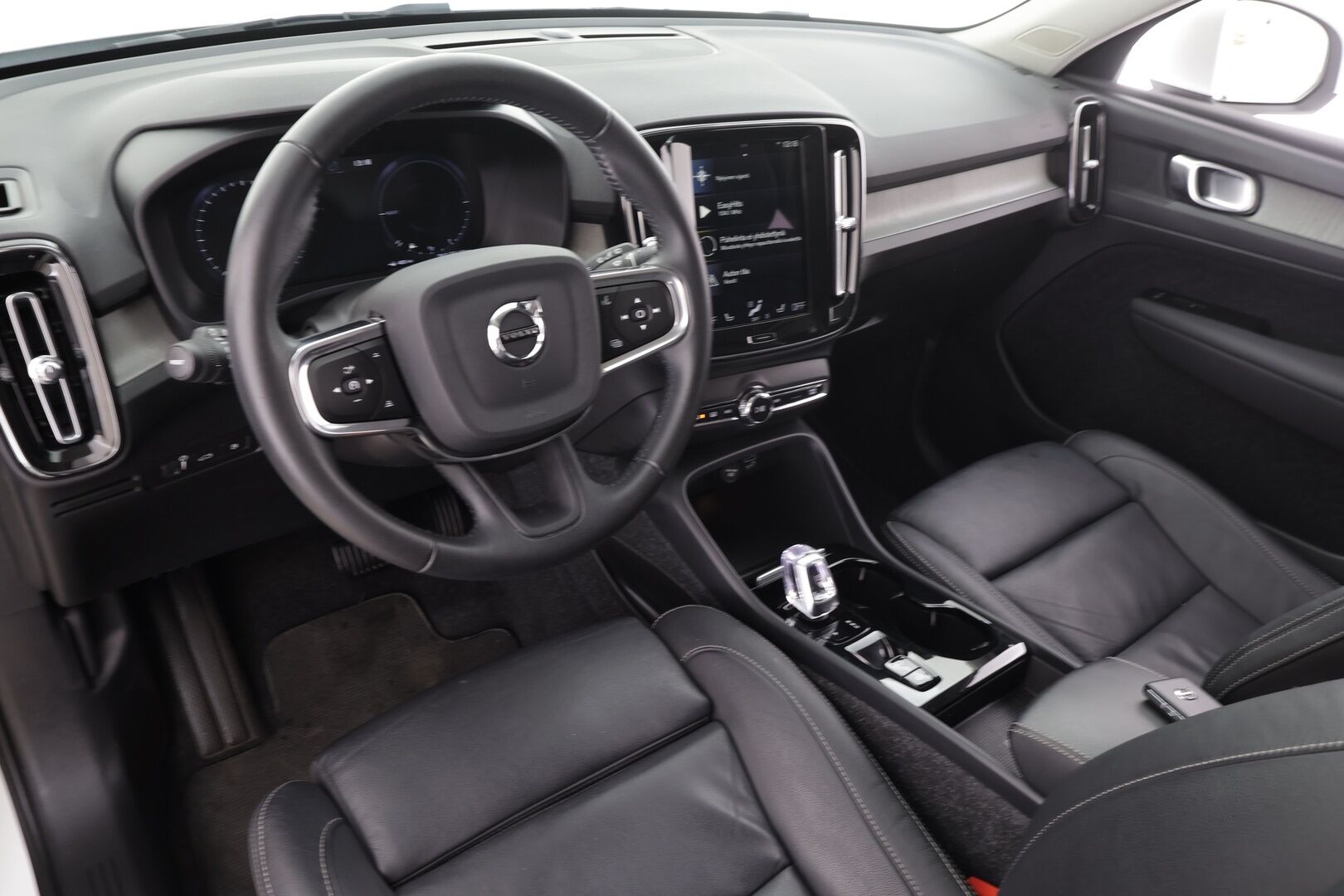 Volvo XC40 2021 T5 TwE Inscription aut * ACC / P.kamera / LED / Navi / Webasto / Sporttinahat / KeylessGo / Sähköluukku * - Suomi-auto / Kahdet renkaat aluvanteilla / Merkkihuollettu - HULLUT JOULUT KORKOTARJOUS 2,49% 