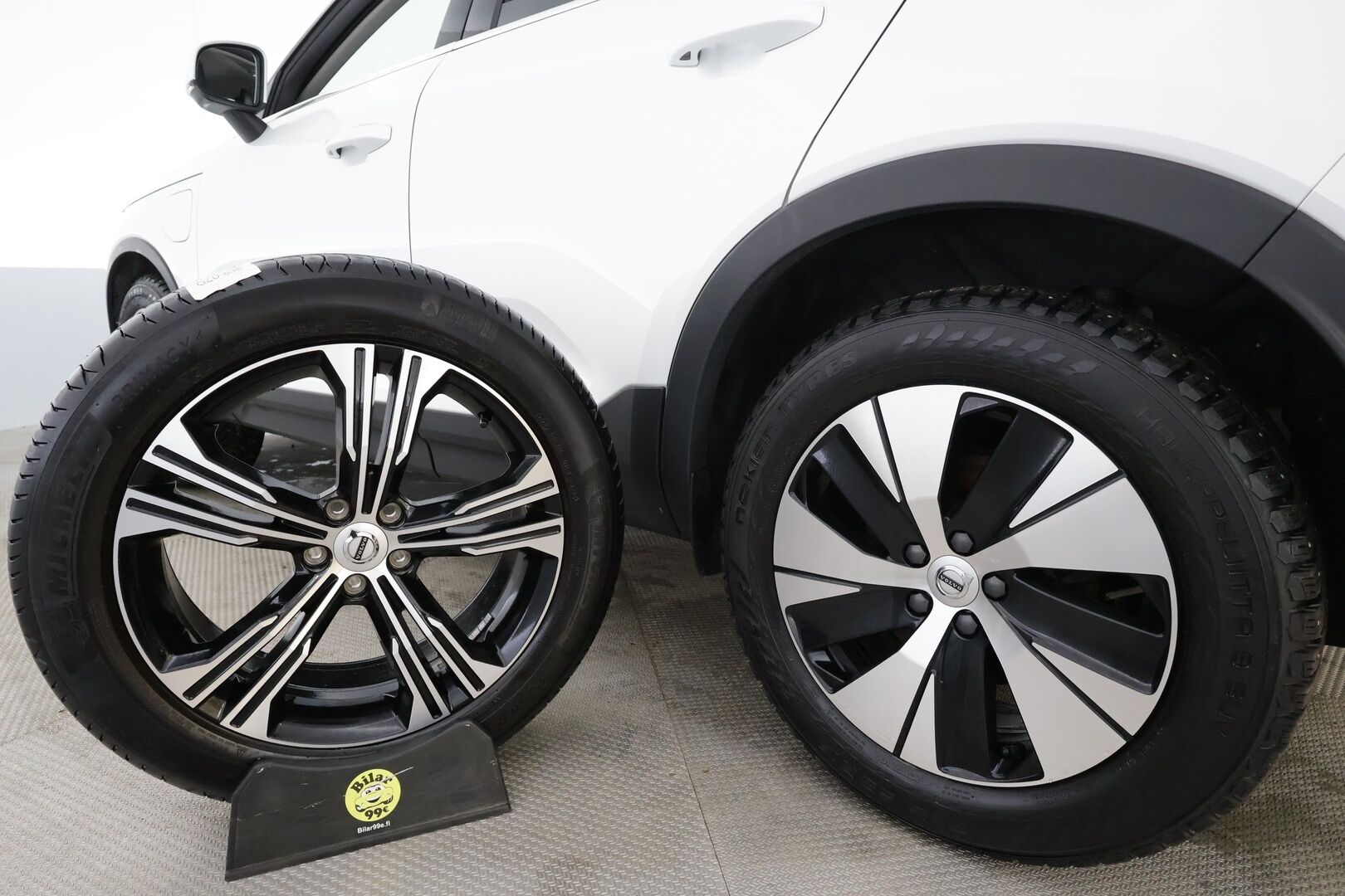 Volvo XC40 2021 T5 TwE Inscription aut * ACC / P.kamera / LED / Navi / Webasto / Sporttinahat / KeylessGo / Sähköluukku * - Suomi-auto / Kahdet renkaat aluvanteilla / Merkkihuollettu - HULLUT JOULUT KORKOTARJOUS 2,49% 