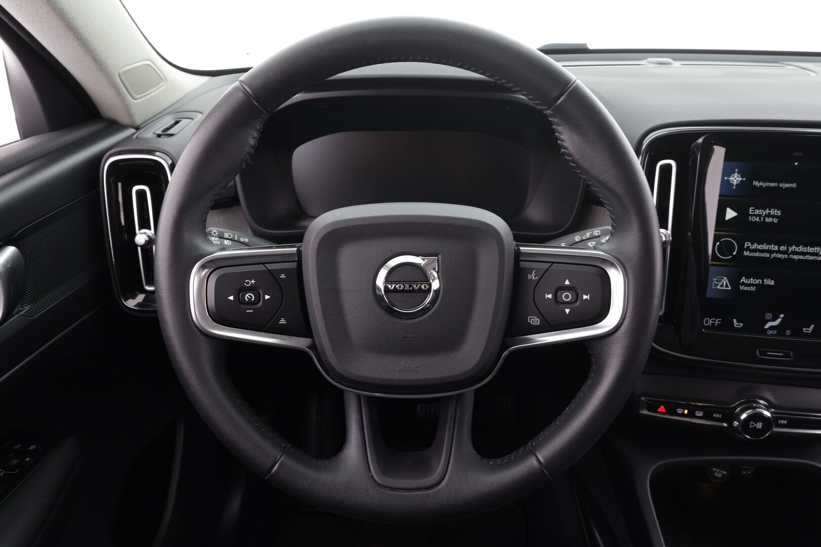 Volvo XC40 2021 T5 TwE Inscription aut * ACC / P.kamera / LED / Navi / Webasto / Sporttinahat / KeylessGo / Sähköluukku * - Suomi-auto / Kahdet renkaat aluvanteilla / Merkkihuollettu - HULLUT JOULUT KORKOTARJOUS 2,49% 