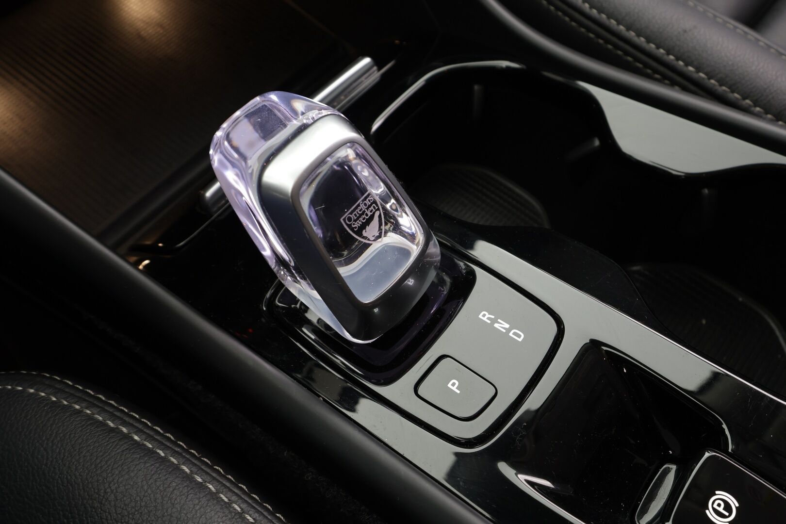 Volvo XC40 2021 T5 TwE Inscription aut * ACC / P.kamera / LED / Navi / Webasto / Sporttinahat / KeylessGo / Sähköluukku * - Suomi-auto / Kahdet renkaat aluvanteilla / Merkkihuollettu - HULLUT JOULUT KORKOTARJOUS 2,49% 