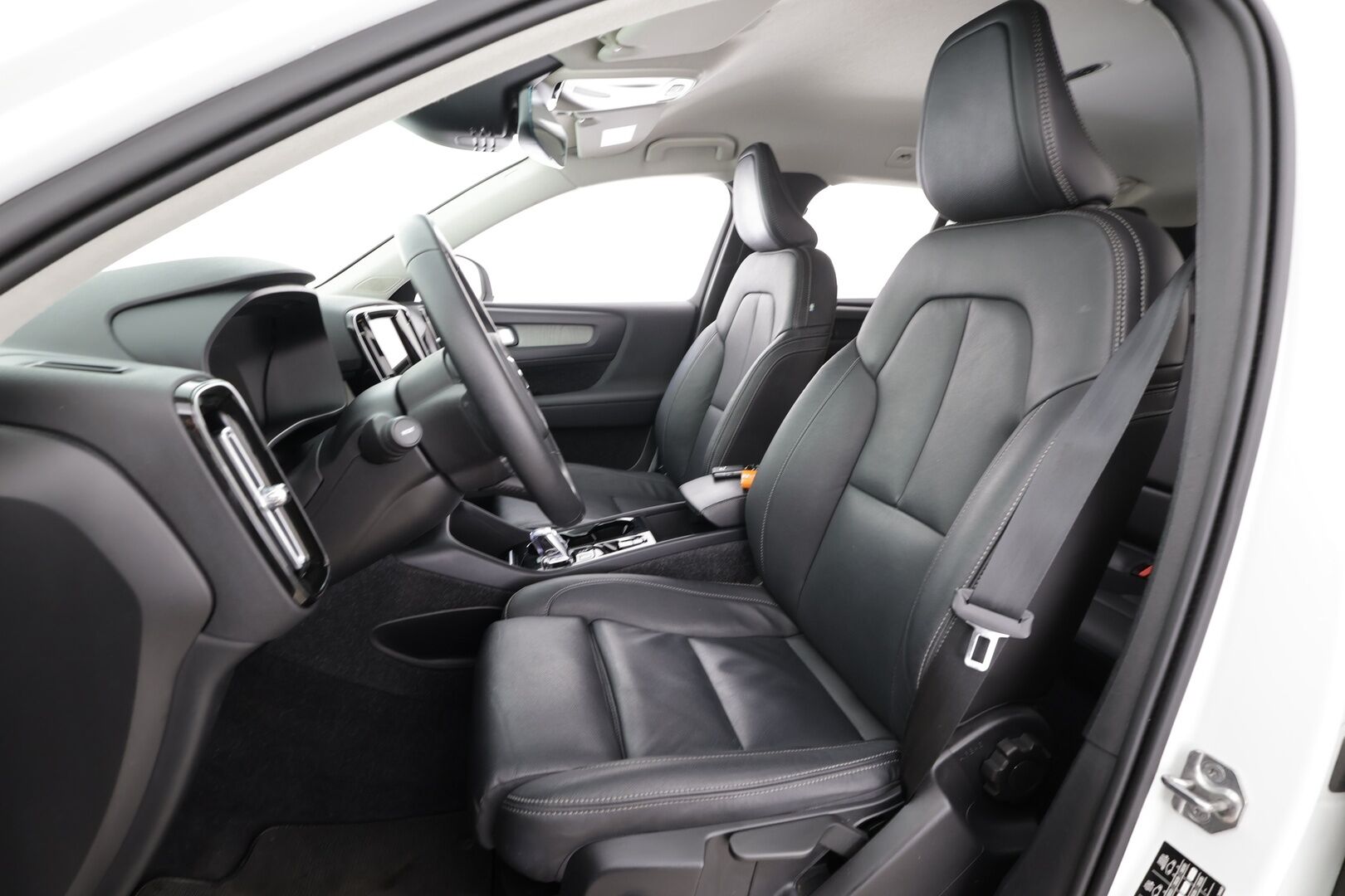 Volvo XC40 2021 T5 TwE Inscription aut * ACC / P.kamera / LED / Navi / Webasto / Sporttinahat / KeylessGo / Sähköluukku * - Suomi-auto / Kahdet renkaat aluvanteilla / Merkkihuollettu - HULLUT JOULUT KORKOTARJOUS 2,49% 