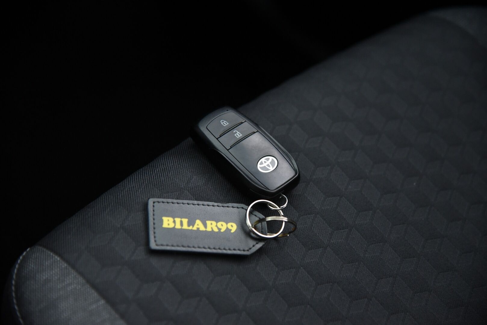 Toyota Yaris 2021 1,5 Hybrid Style / Adapt. vakkari / Suomi-Auto / JBL / LED  / P. Kamera - Merkkihuolettu / BLIS / AppleCarPlay / AndroidAuto