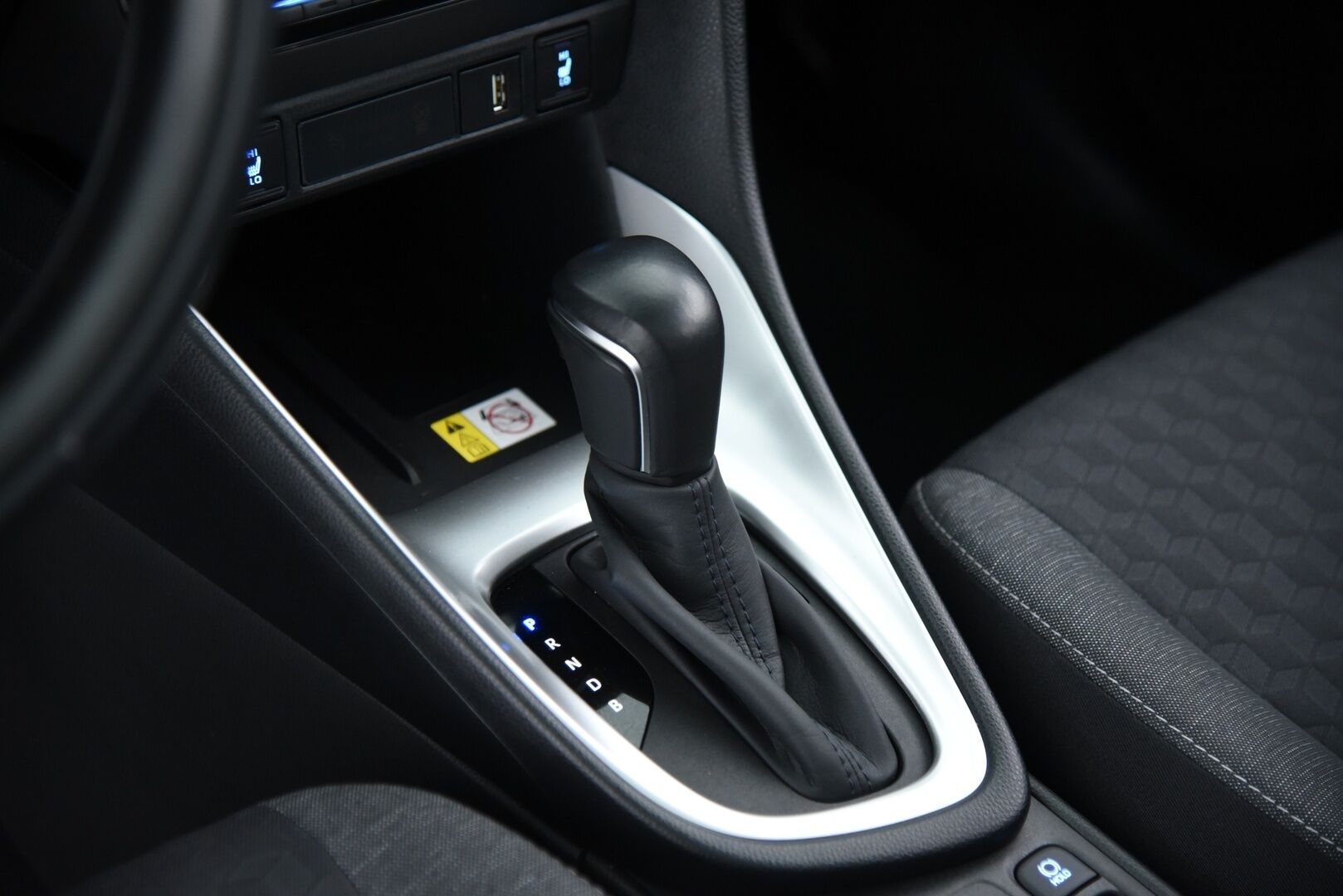 Toyota Yaris 2021 1,5 Hybrid Style / Adapt. vakkari / Suomi-Auto / JBL / LED  / P. Kamera - Merkkihuolettu / BLIS / AppleCarPlay / AndroidAuto