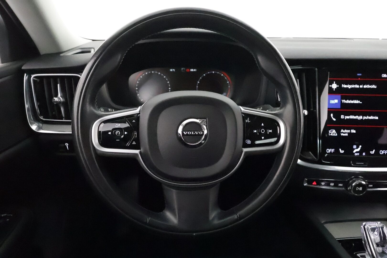 Volvo S60 2021 B5 MHEV Business Inscription*  Webasto / Koukku / Adapt.Vakkari / P. Kamera / Sporttipenkki Muistilla / Kaistavahti / KeylessGO * - Hieno 1om. Suomi-Auto parhaalla Inscription varustepaketilla! Auto tottakai 2x renkailla ja vanteilla, sekä tehokkaimmalla B5 bensakoneella!