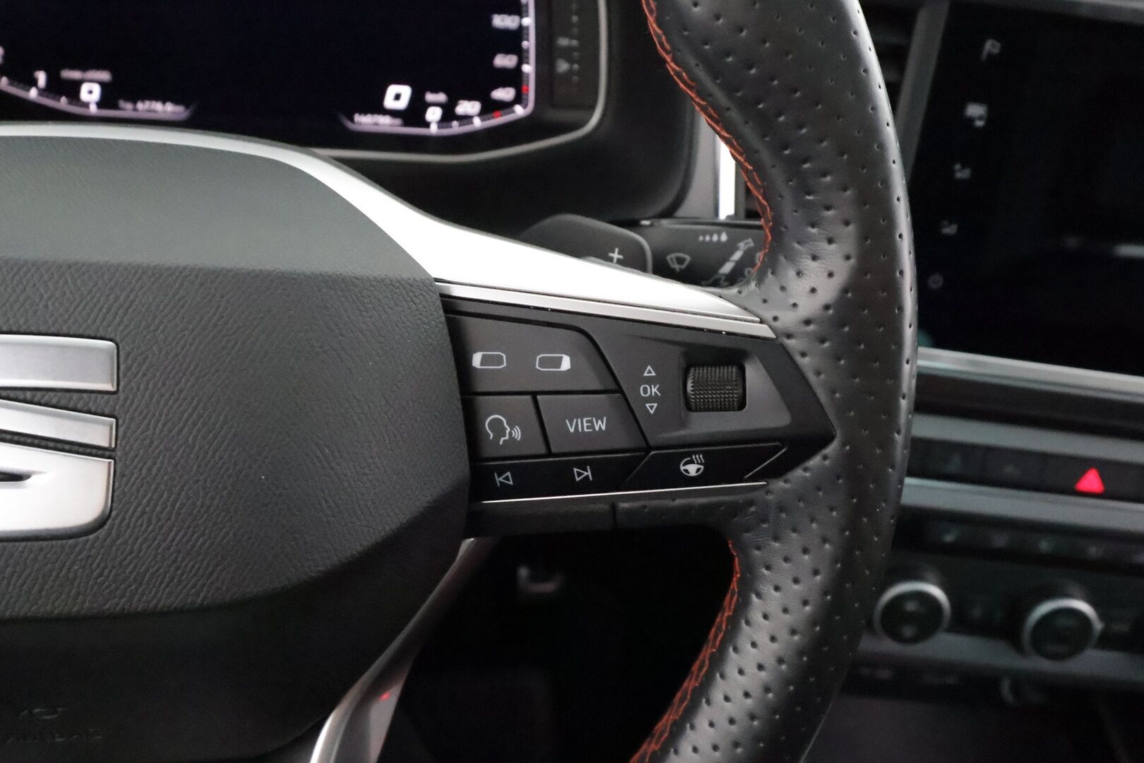 Seat Ateca 2021 2.0 TDI 150 4DRIVE FR Business DSG - | ACC | Kaistavahti | P.kamera | Koukku | Digimittaristo | LED | Navi | Keyless | Webasto | Kahdet renkaat | 1.om Suomi-auto | Huoltokirja |