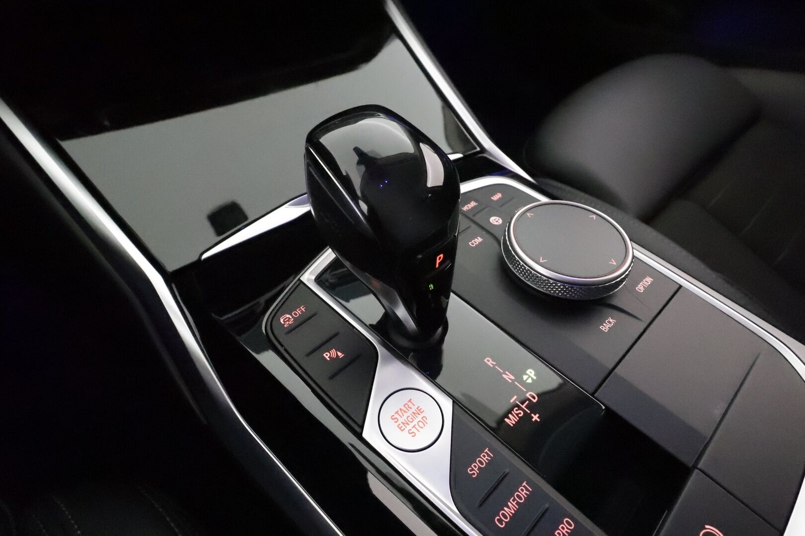 BMW 320 2021 G21 Touring 320d A xDrive Business Sport MHEV * Webasto / LED / Navi / Sporttipenkit / Sähköluukku * - Suomi-auto / Kahdet renkaat aluvanteilla / Juuri huollettuna! - HULLU BLACKWEEK KORKOTARJOUS 2,49%