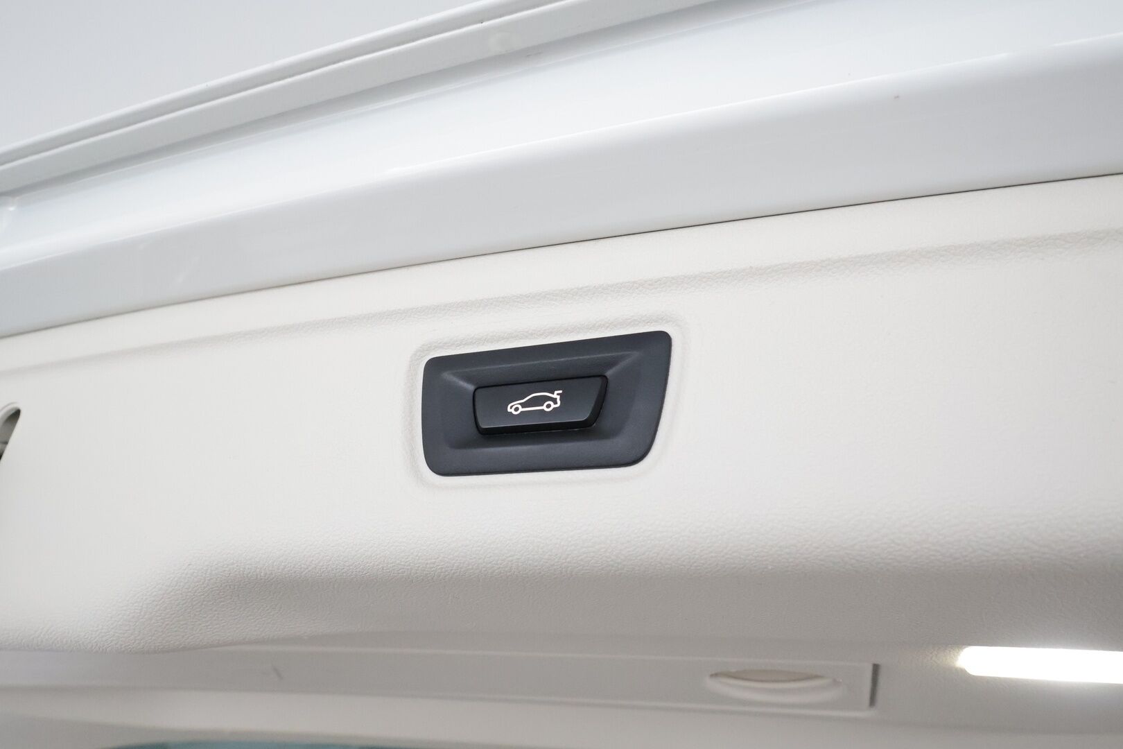 BMW 320 2021 G21 Touring 320d A xDrive Business Sport MHEV * Webasto / LED / Navi / Sporttipenkit / Sähköluukku * - Suomi-auto / Kahdet renkaat aluvanteilla / Juuri huollettuna! - HULLU BLACKWEEK KORKOTARJOUS 2,49%