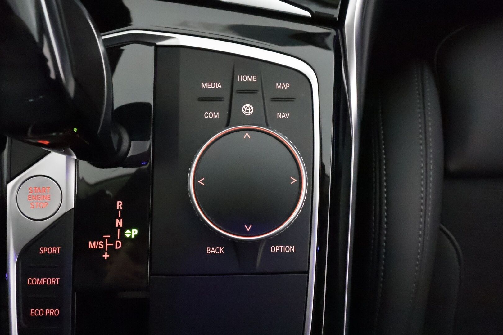 BMW 320 2021 G21 Touring 320d A xDrive Business Sport MHEV * Webasto / LED / Navi / Sporttipenkit / Sähköluukku * - Suomi-auto / Kahdet renkaat aluvanteilla / Juuri huollettuna! - HULLU BLACKWEEK KORKOTARJOUS 2,49%