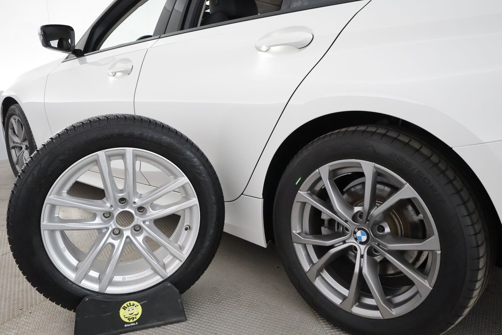 BMW 320 2021 G21 Touring 320d A xDrive Business Sport MHEV * Webasto / LED / Navi / Sporttipenkit / Sähköluukku * - Suomi-auto / Kahdet renkaat aluvanteilla / Juuri huollettuna! - HULLU BLACKWEEK KORKOTARJOUS 2,49%