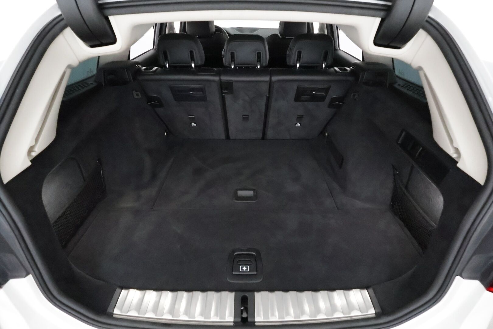 BMW 320 2021 G21 Touring 320d A xDrive Business Sport MHEV * Webasto / LED / Navi / Sporttipenkit / Sähköluukku * - Suomi-auto / Kahdet renkaat aluvanteilla / Juuri huollettuna! - HULLU BLACKWEEK KORKOTARJOUS 2,49%