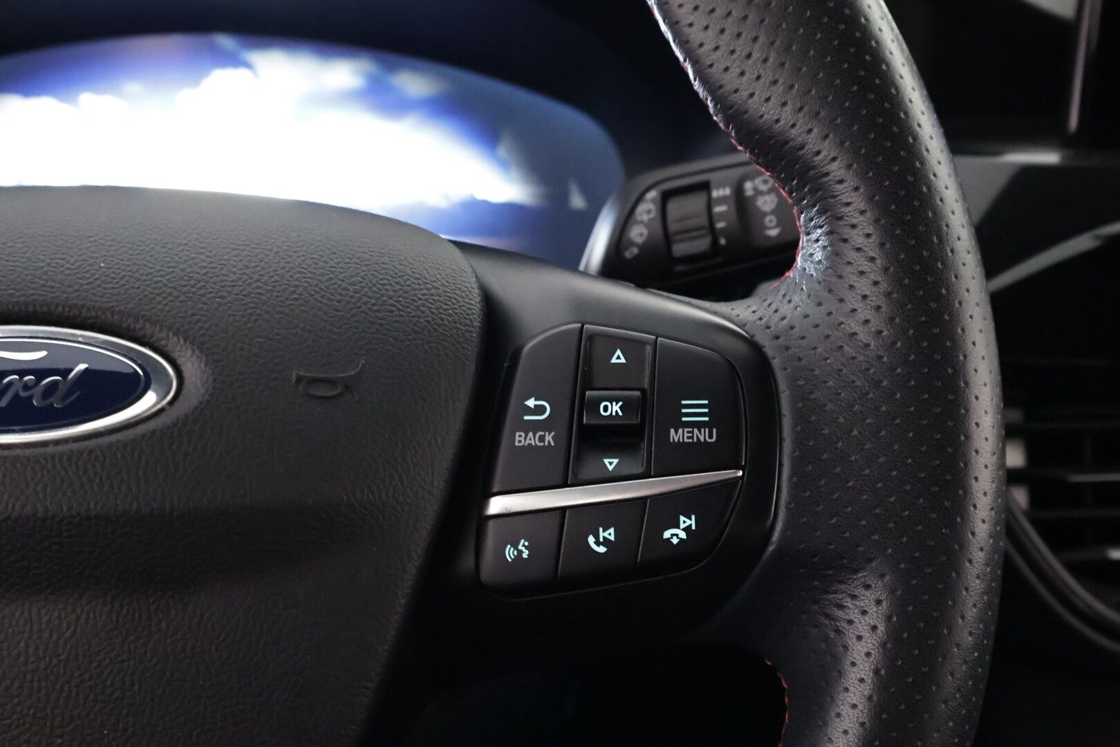 Ford Kuga 2021 2,5 Hybrid (HEV) 190hv CVT AWD ST-Line X 5-ovinen - Suomiauto | Bang&Olufsen | HUD | Peruutuskamera | Koukku |  Nahka-Alcantara | Lämm.tuulilasi | LED | Juuri saapunut!