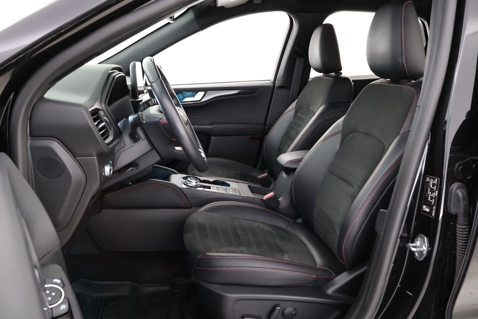 Ford Kuga 2021 2,5 Hybrid (HEV) 190hv CVT AWD ST-Line X 5-ovinen - Suomiauto | Bang&Olufsen | HUD | Peruutuskamera | Koukku |  Nahka-Alcantara | Lämm.tuulilasi | LED | Juuri saapunut!