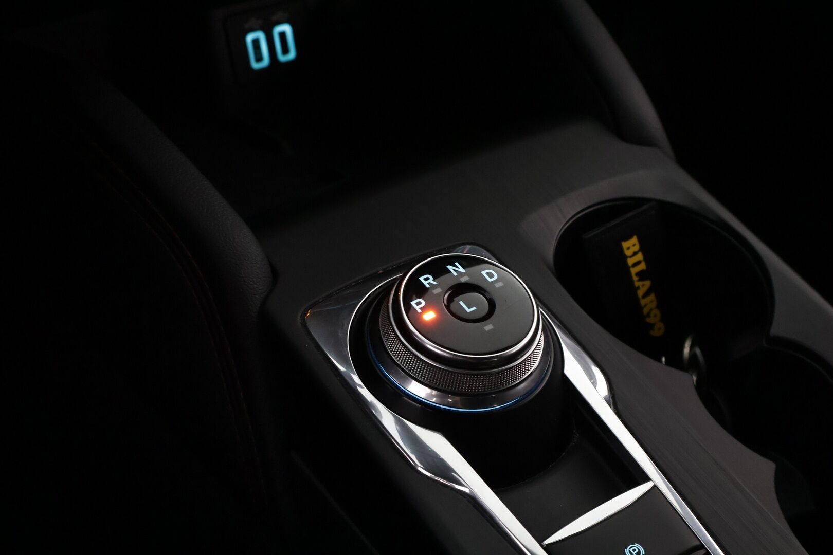Ford Kuga 2021 2,5 Hybrid (HEV) 190hv CVT AWD ST-Line X 5-ovinen - Suomiauto | Bang&Olufsen | HUD | Peruutuskamera | Koukku |  Nahka-Alcantara | Lämm.tuulilasi | LED | Juuri saapunut!